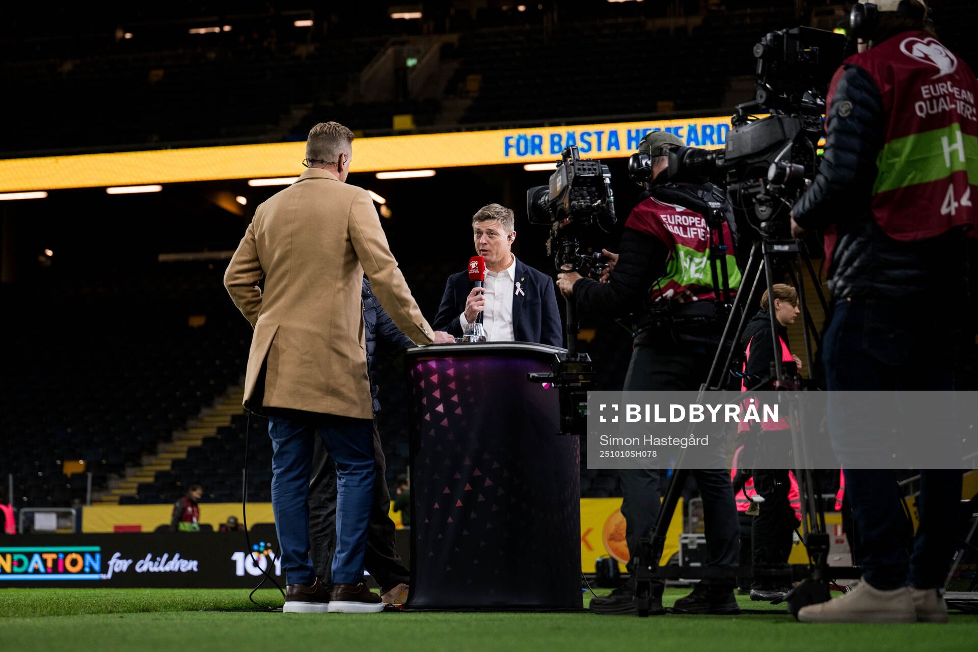 Head coach Jon Dahl Tomasson of Sweden in the Swedish