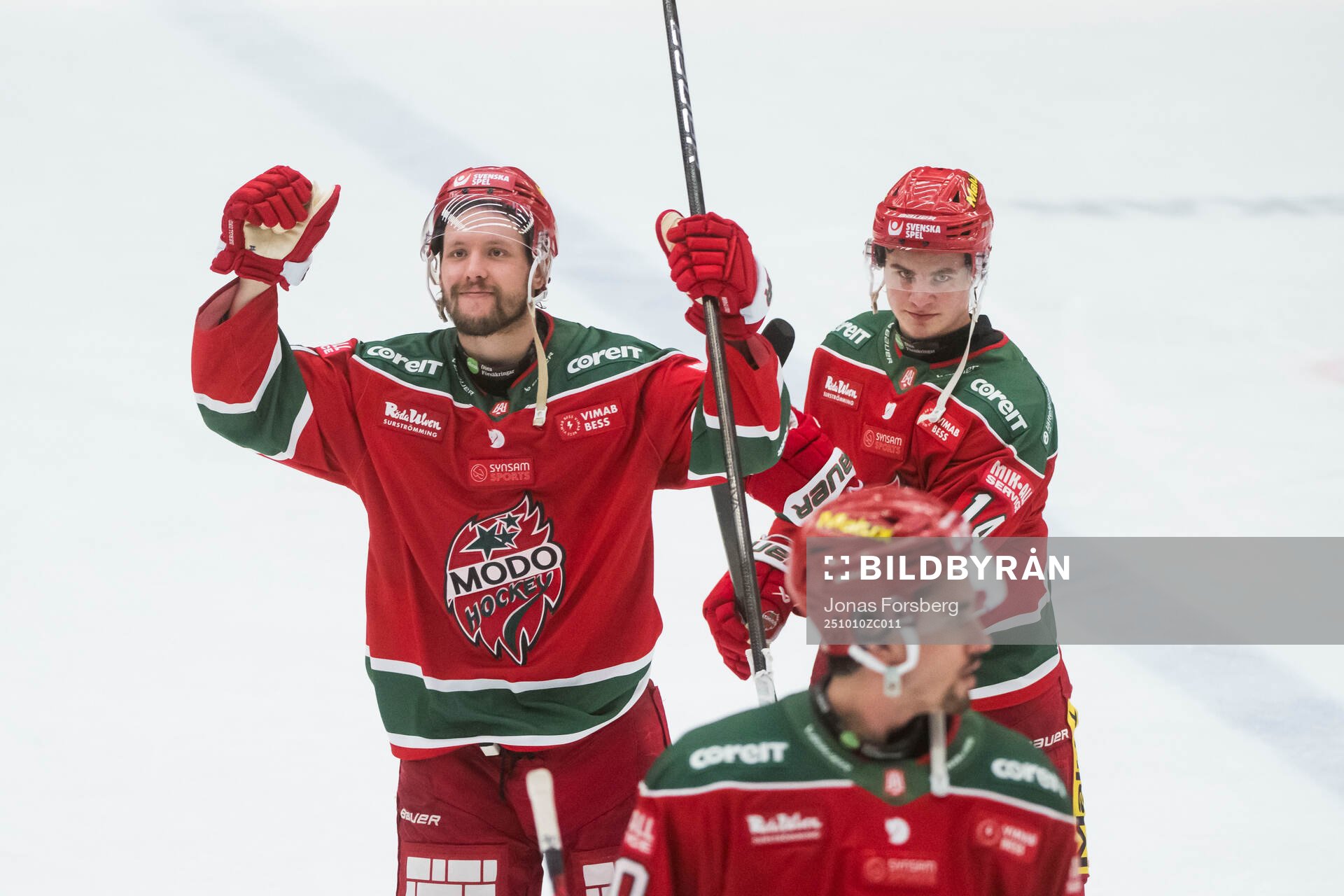 Modos Victor Berglund jublar