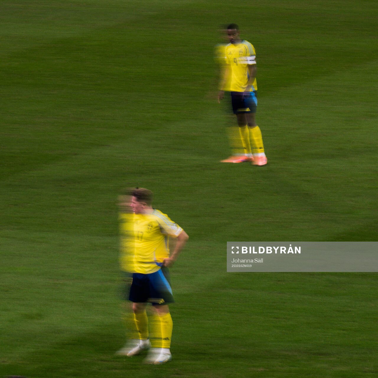 Viktor Gyökeres and Alexander Isak of Sweden