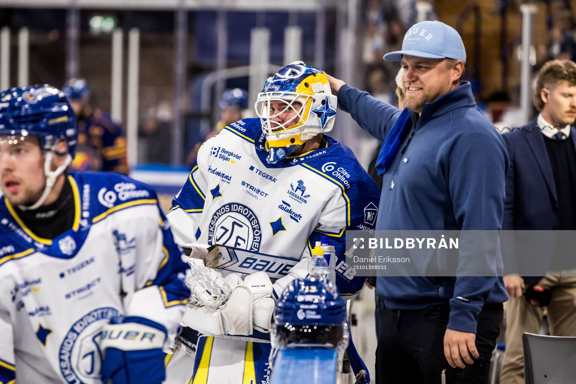 Leksands målvakt Marcus Gidlöf och materialförvaltare