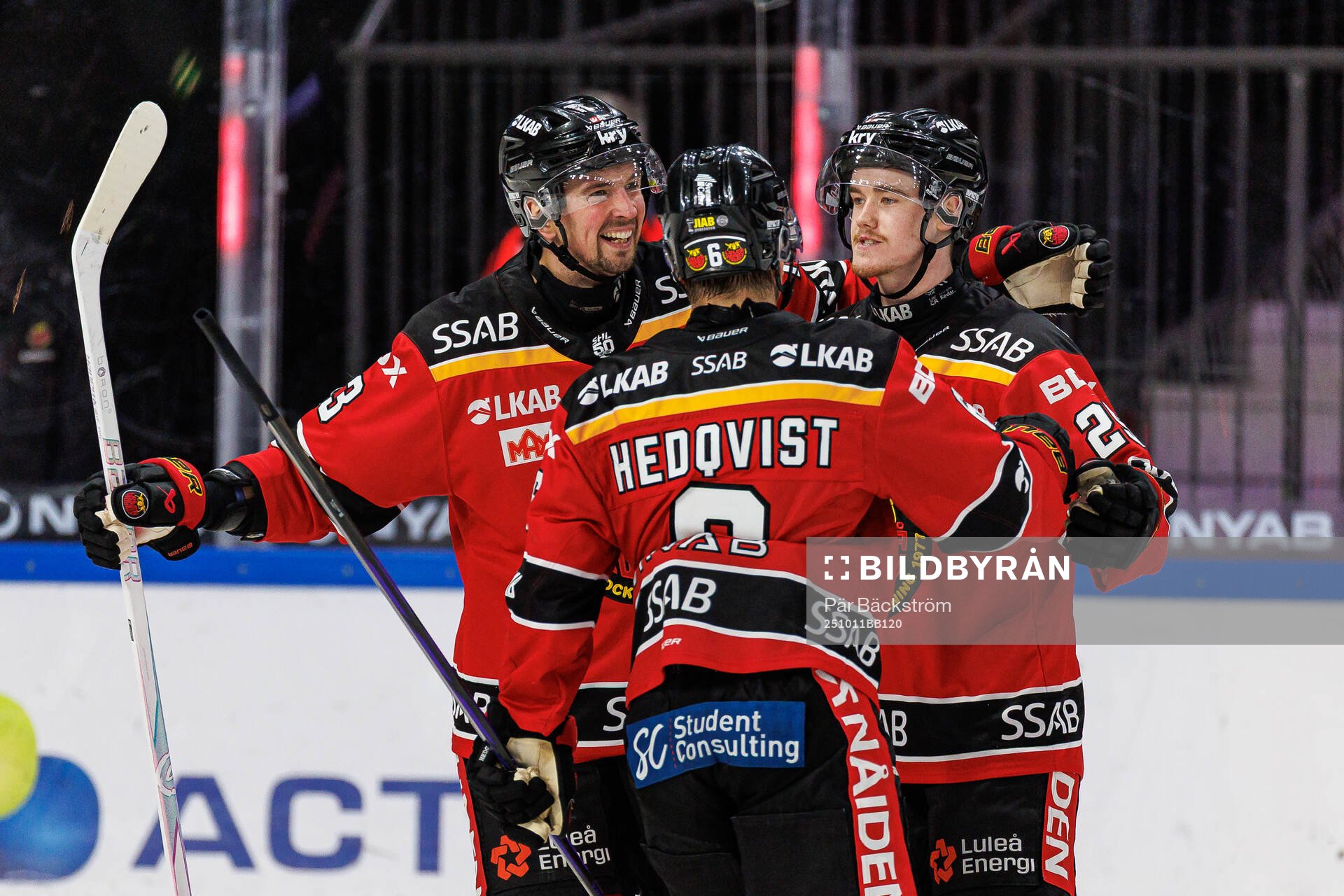 Luleås Filip Eriksson jublar