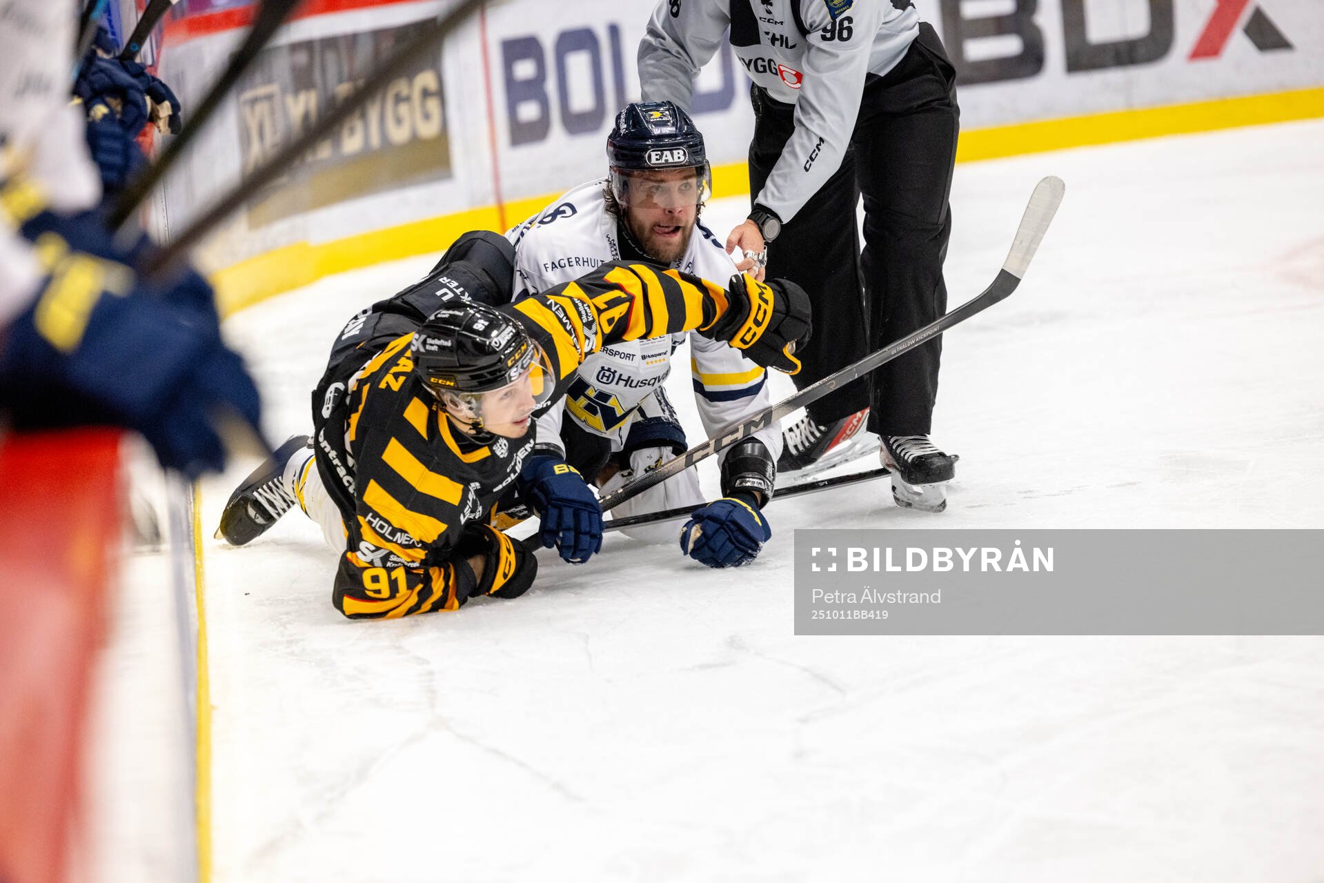 Skellefteås Victor Laz och HV71s Joona Luoto
