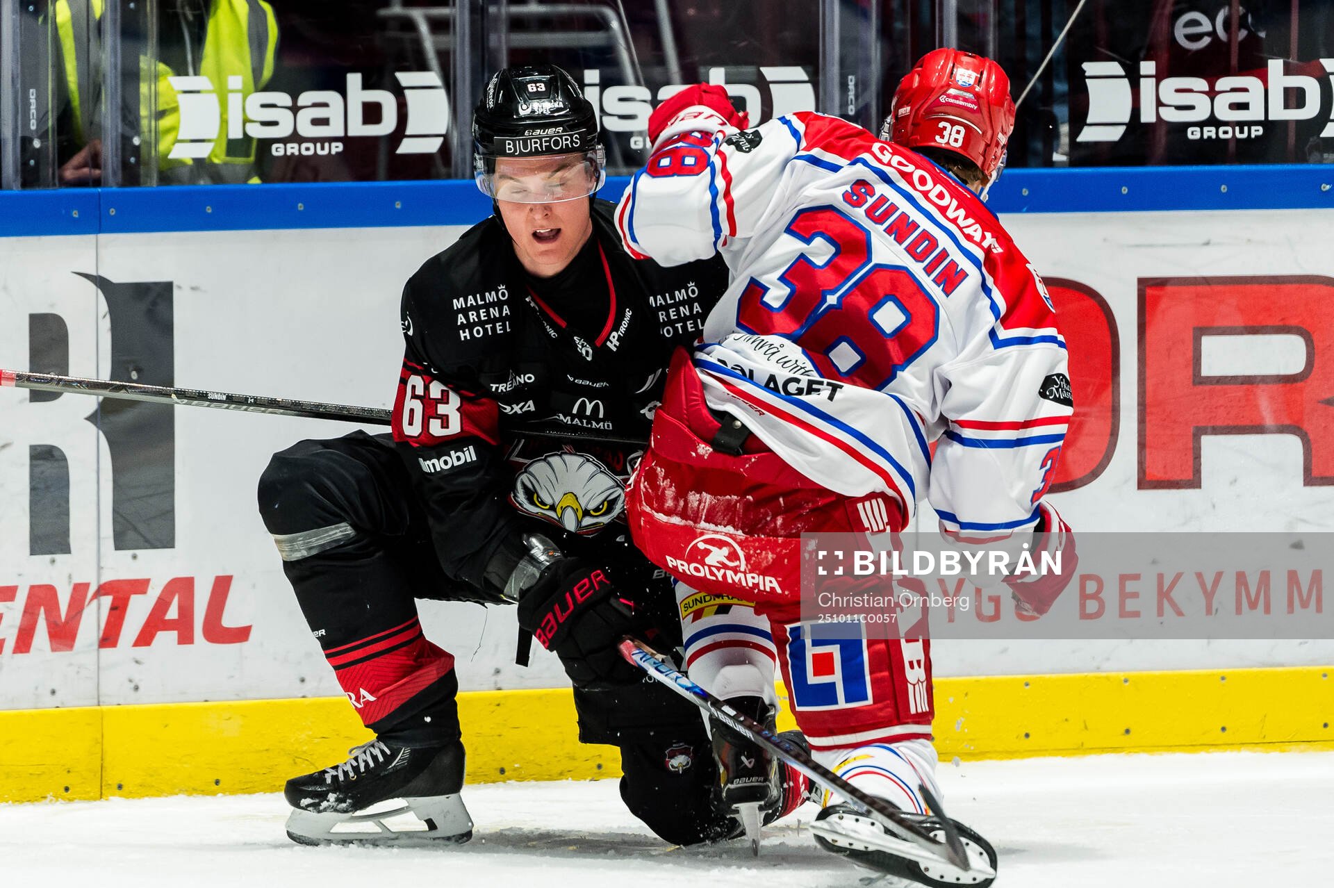 Malmö Redhawks Fredrik Händemark och Timrås Albin Sundin