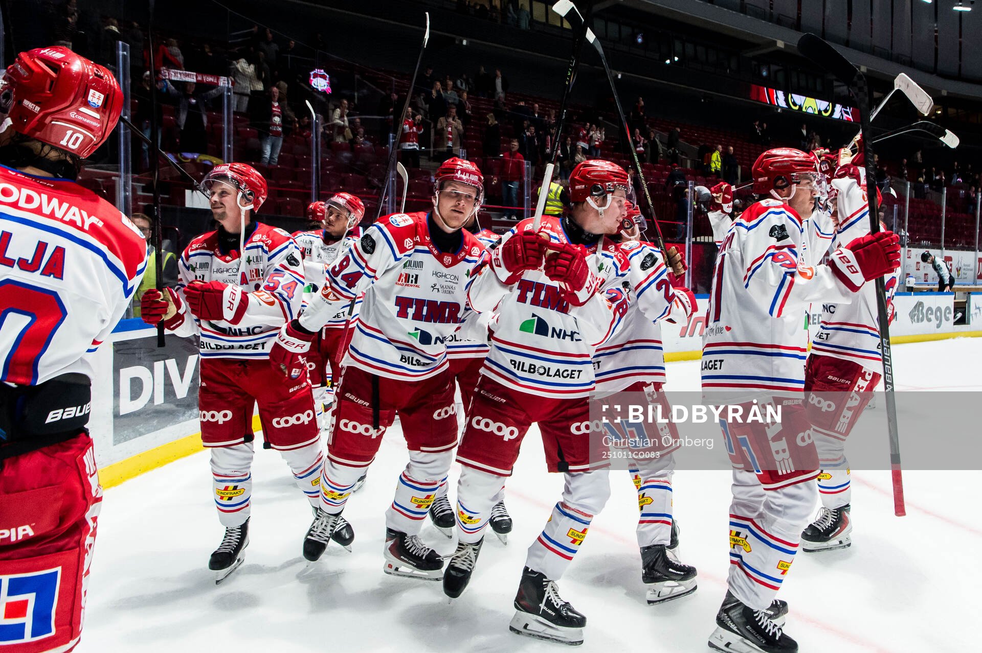 Timrås spelare jublar