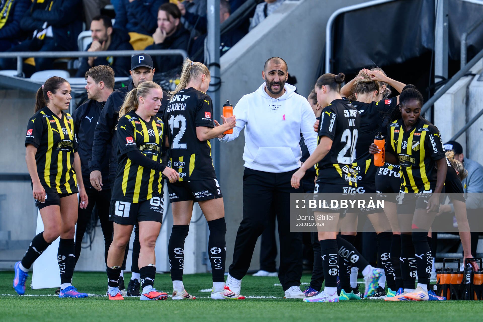 Häckens tränare Mak Lind
