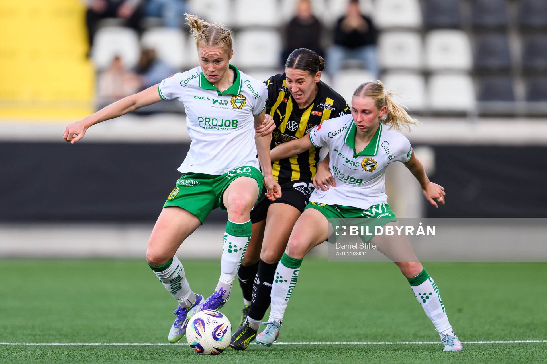 Hammarbys Julie Blakstad och Emilie Joramo ot Häckens