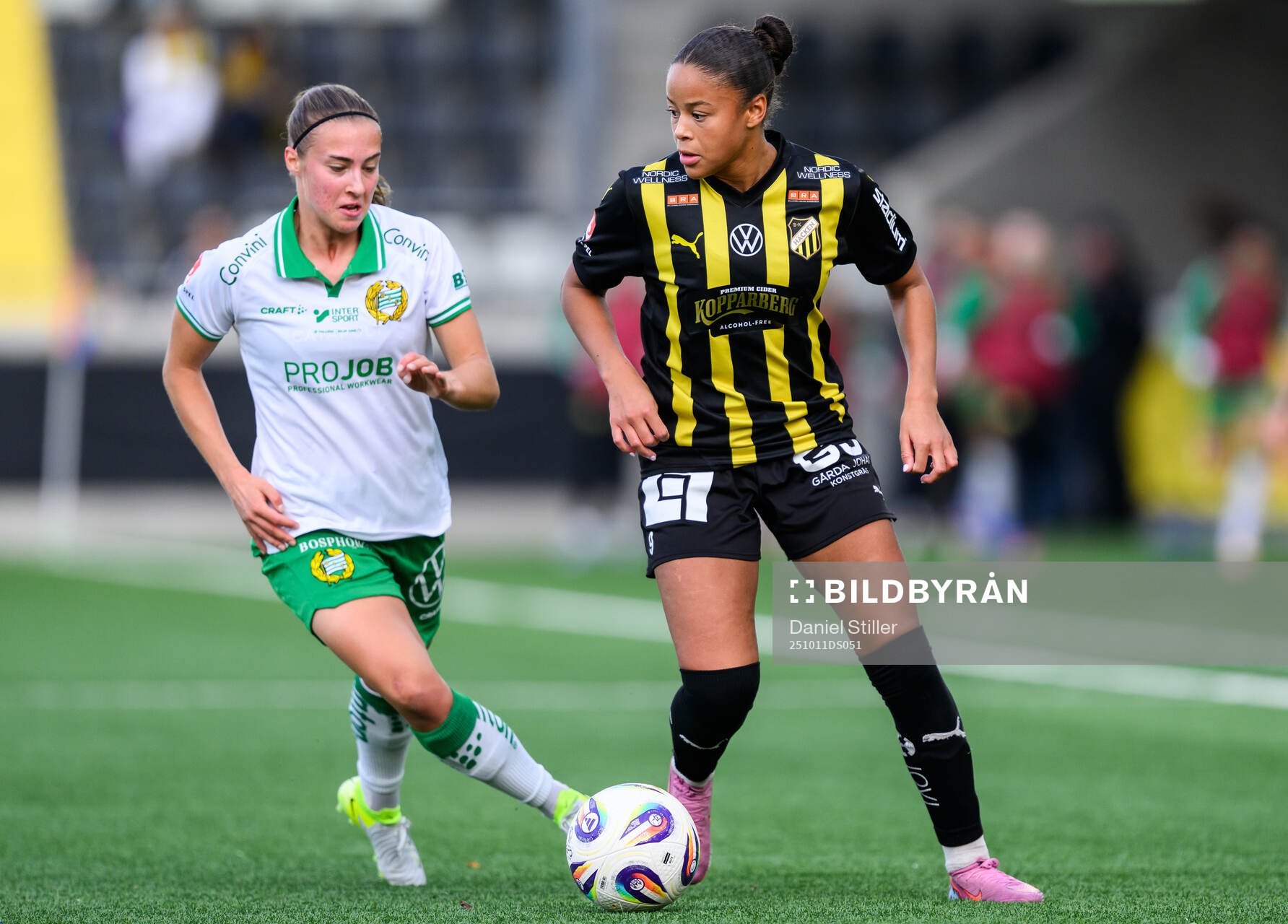 Hammarbys Vilma Emilia Koivisto och Häckens Felicia