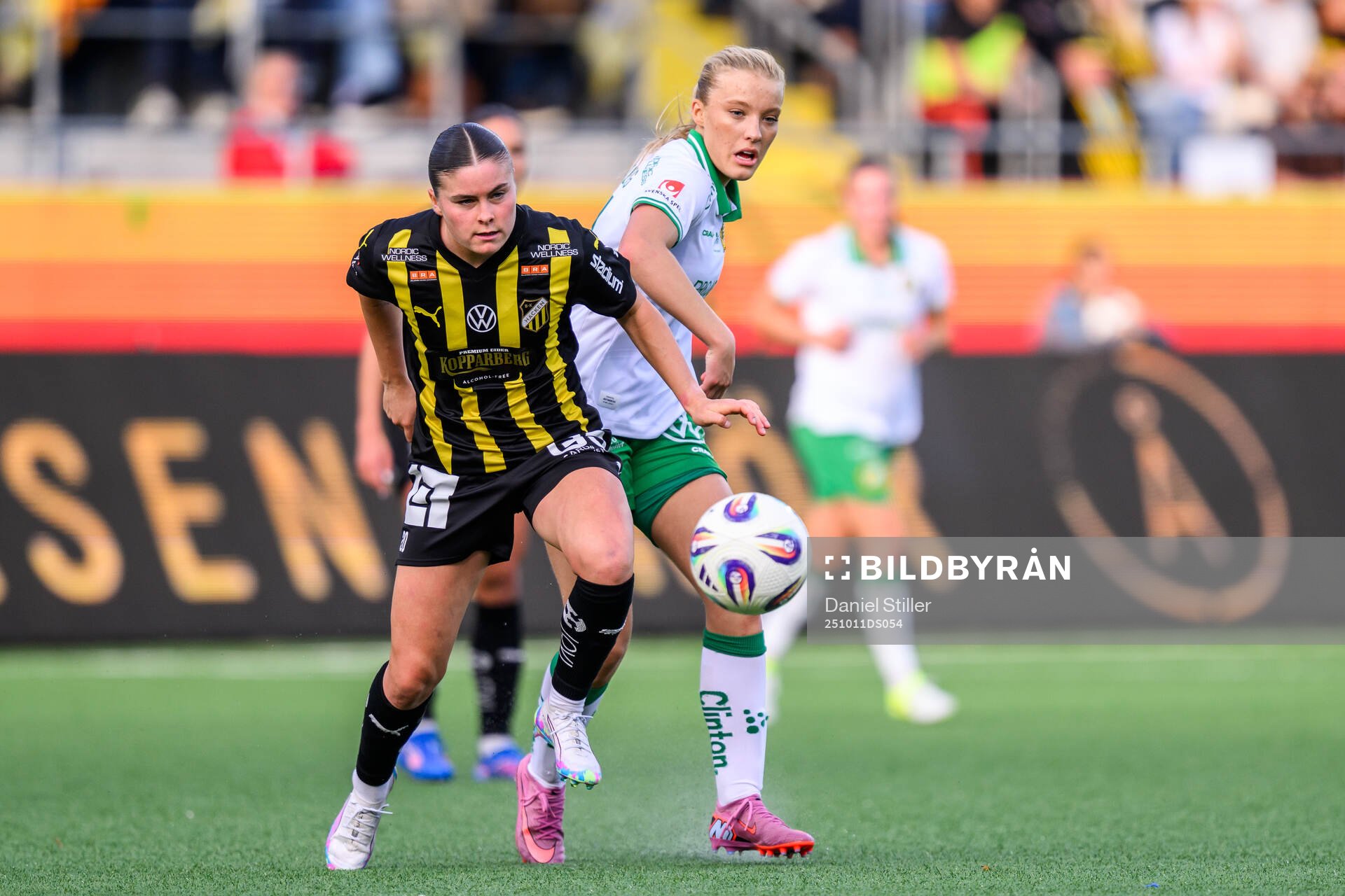 Häckens Hanna Wijk och Hammarbys Smilla Holmberg