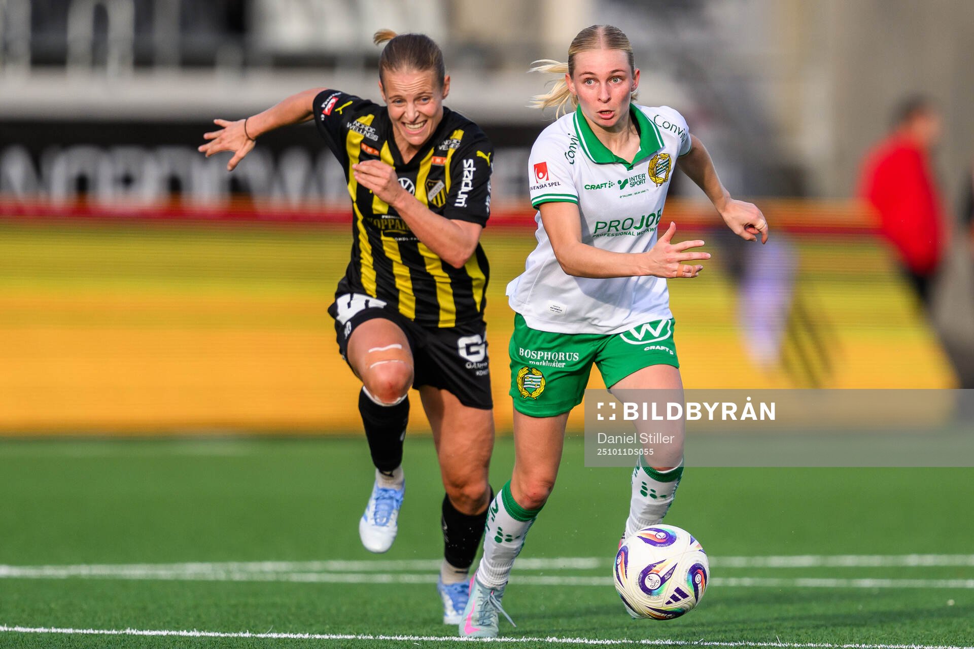 Häckens Anna Anvegård och Hammarbys Emilie Joramo