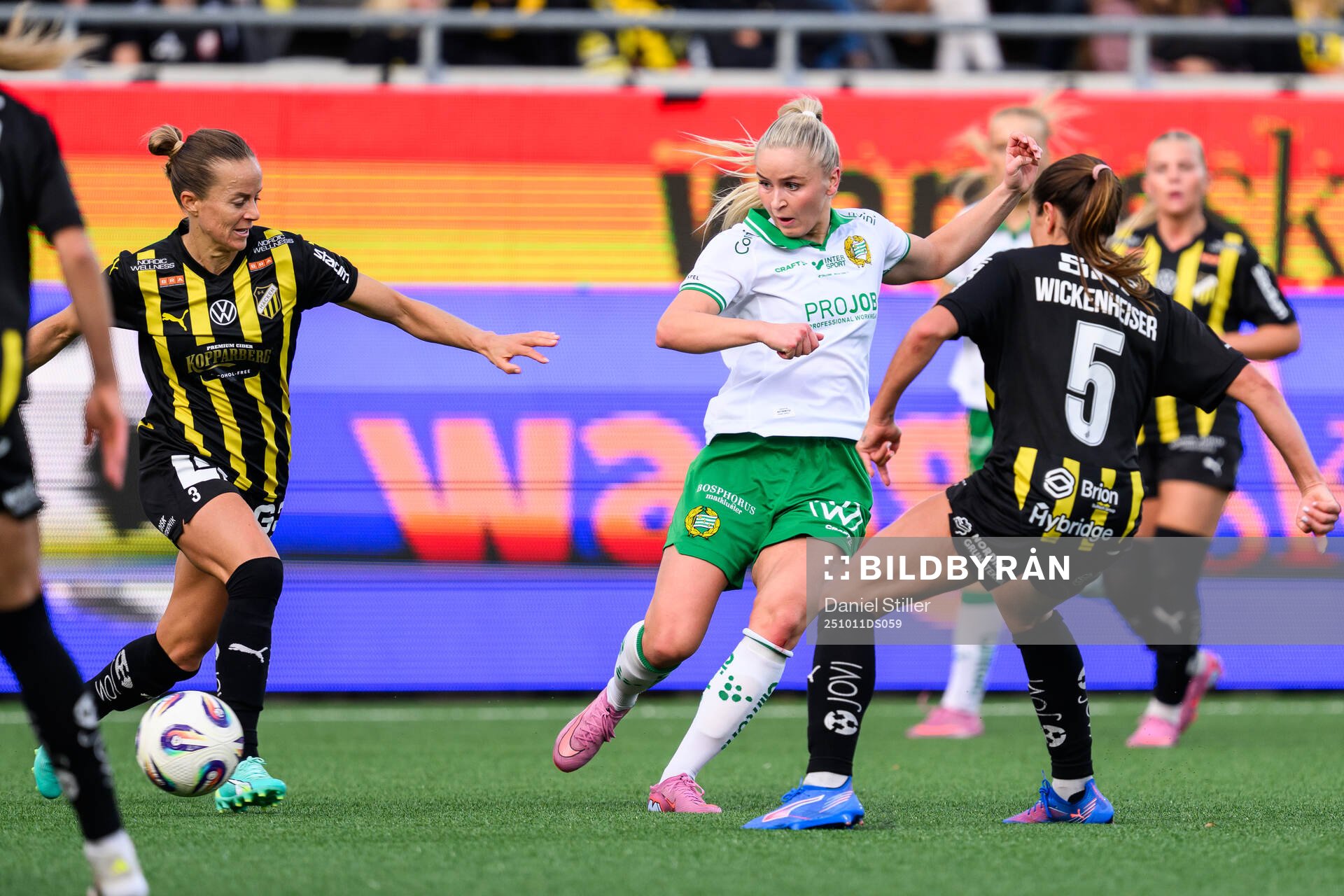 Häckens Aivi Luik och Hammarbys Anna Jøsendal