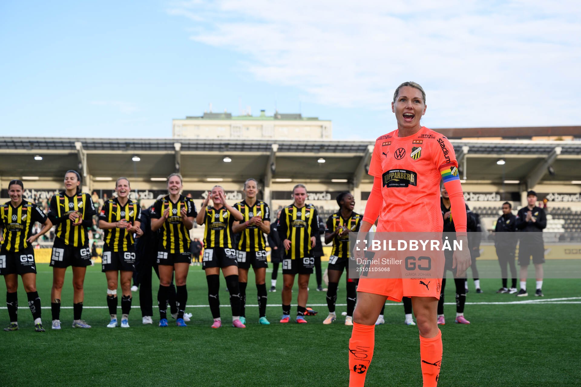Häckens målvakt Jennifer Falk jublar