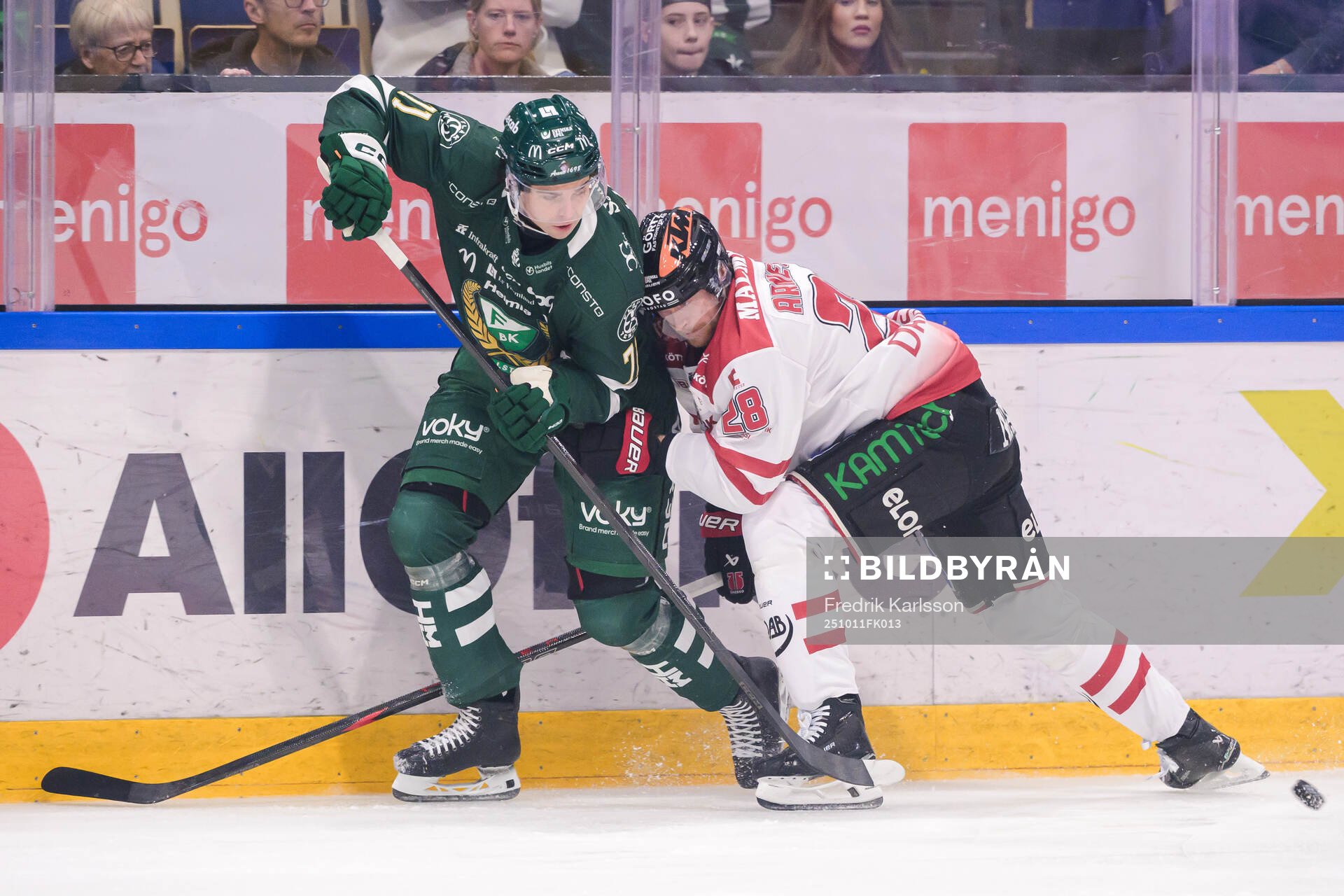 Färjestads Viktor Lodin och Örebros Linus Arnesson