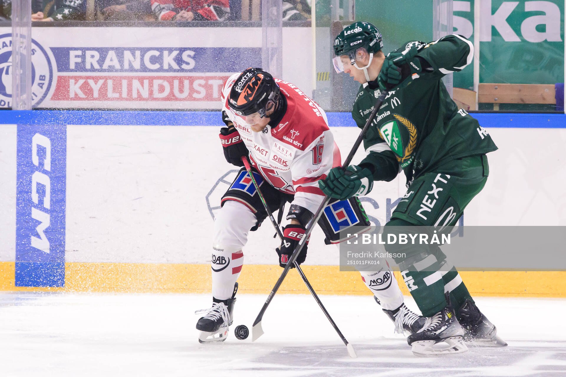 Örebros Sean Malone och Färjestads Ronald Knot