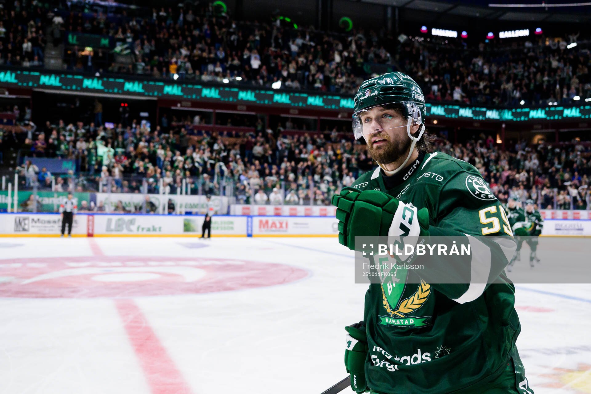 Färjestads Linus Johansson jublar