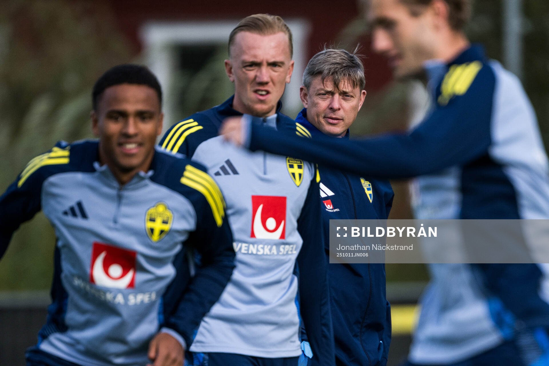 Head coach Jon Dahl Tomasson of the Swedish men's national