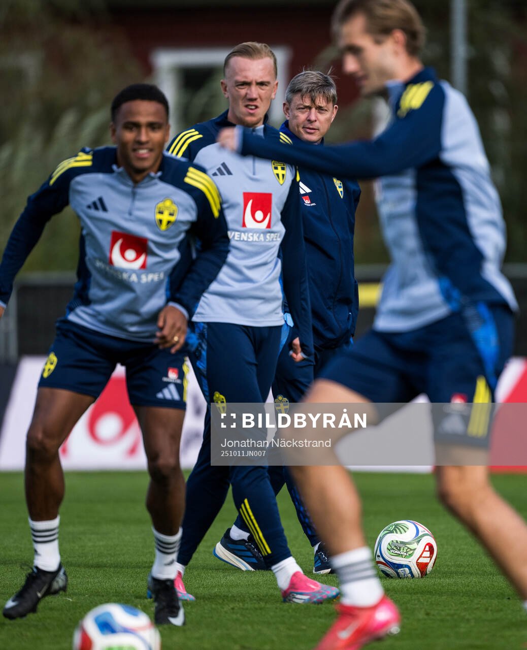 Head coach Jon Dahl Tomasson of the Swedish men's national