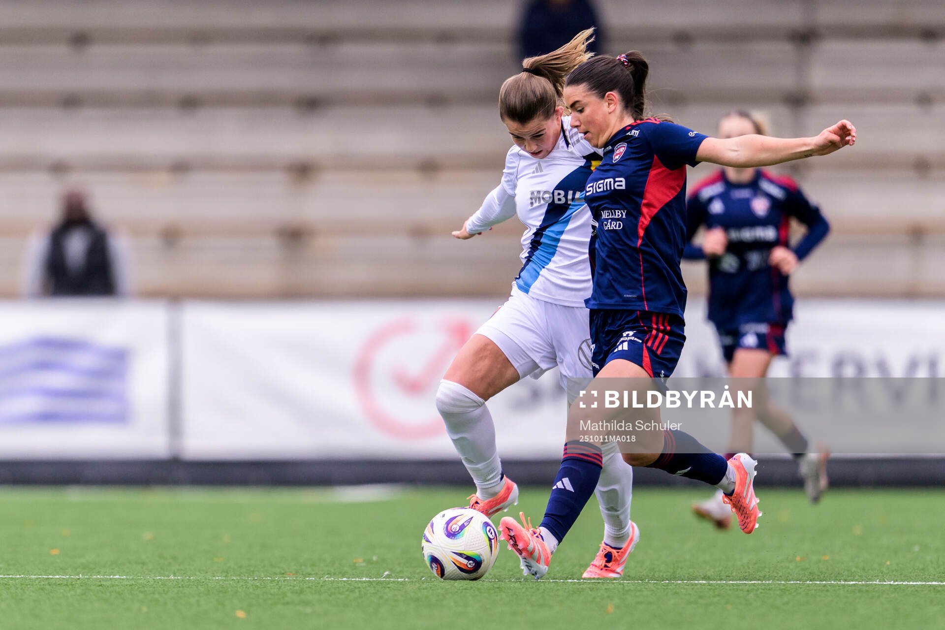Djurgårdens Elsa Pelgander och Rosengårds Emilia Pelgander