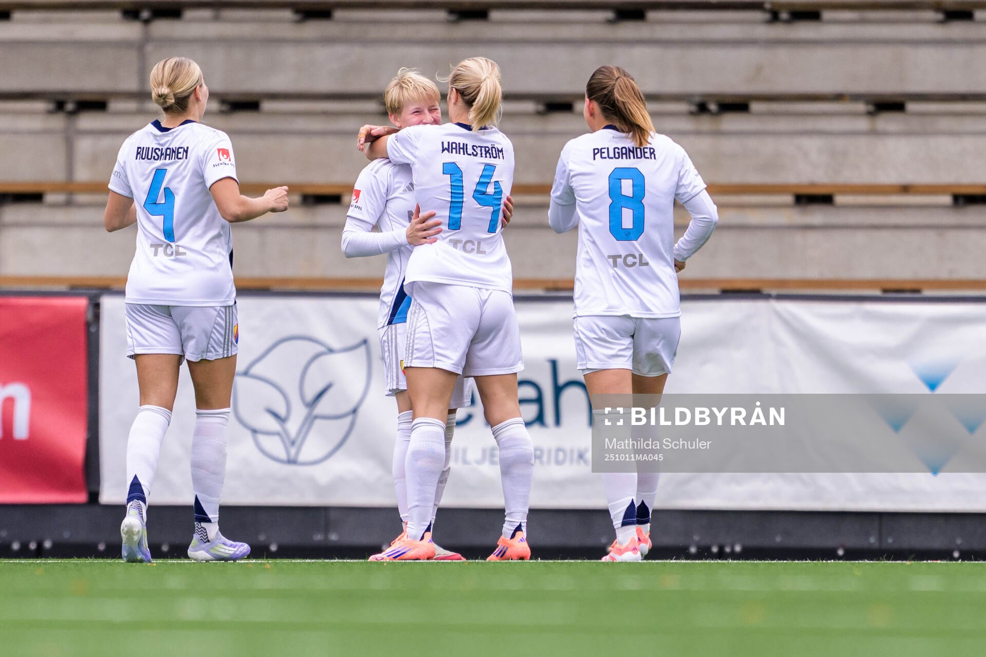 Djurgårdens Olivia Ulenius jublar