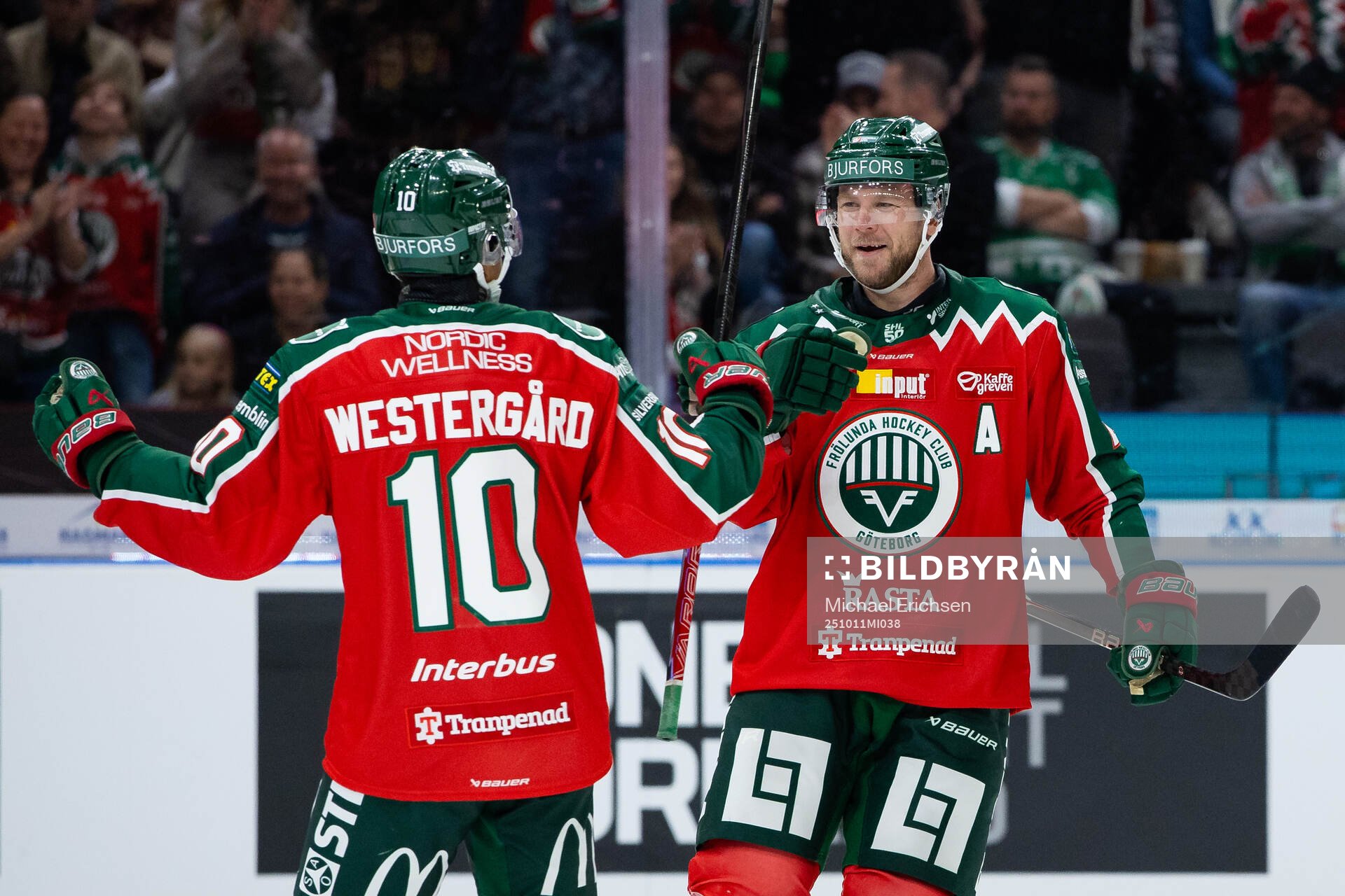 Frölundas Christian Folin jublar