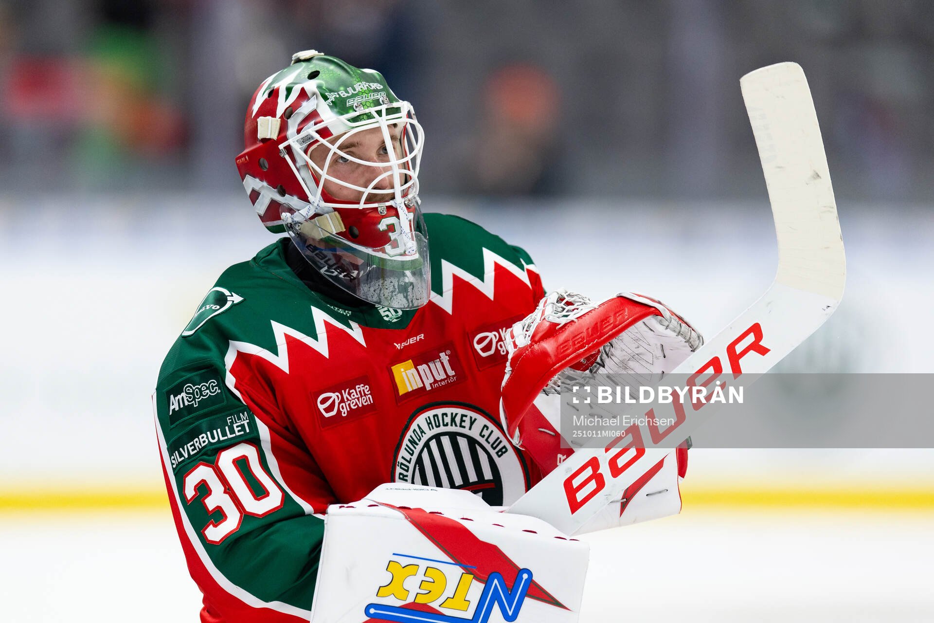 Frölundas målvakt Tobias Normann jublar