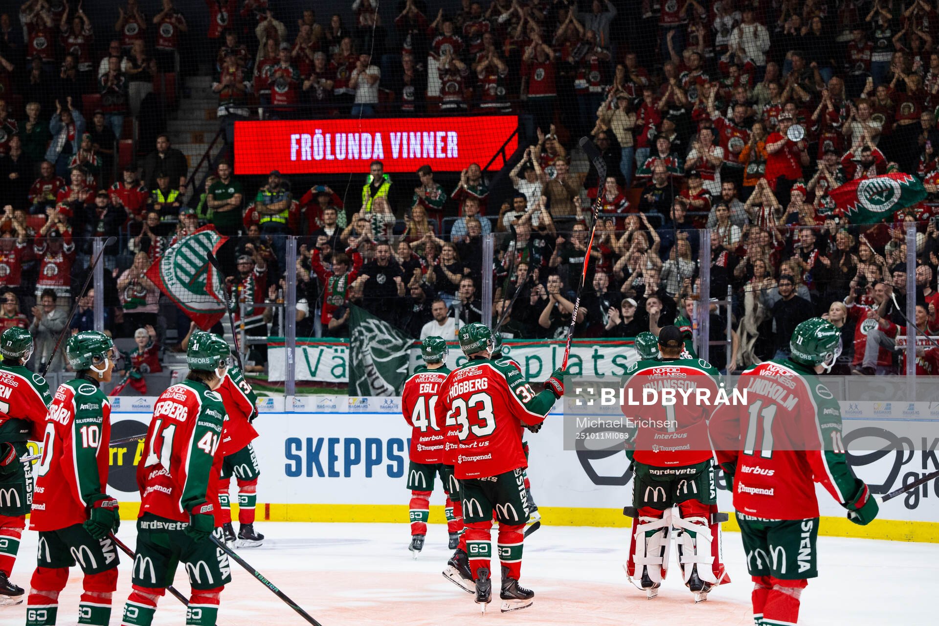 Frölundas spelare tackar publiken