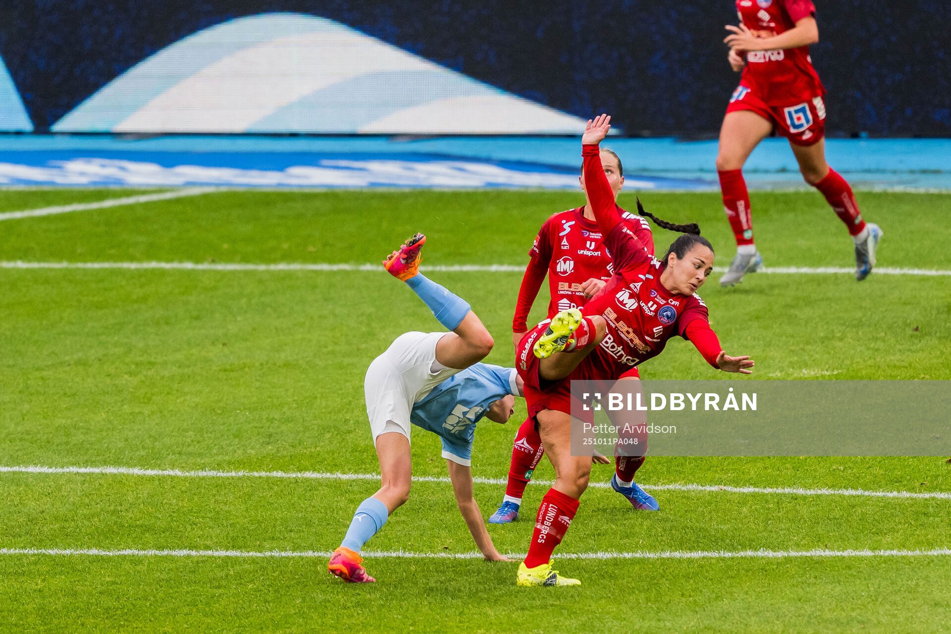 Malmö FFs Lovisa Breland och Linköpings Michelle de Jongh