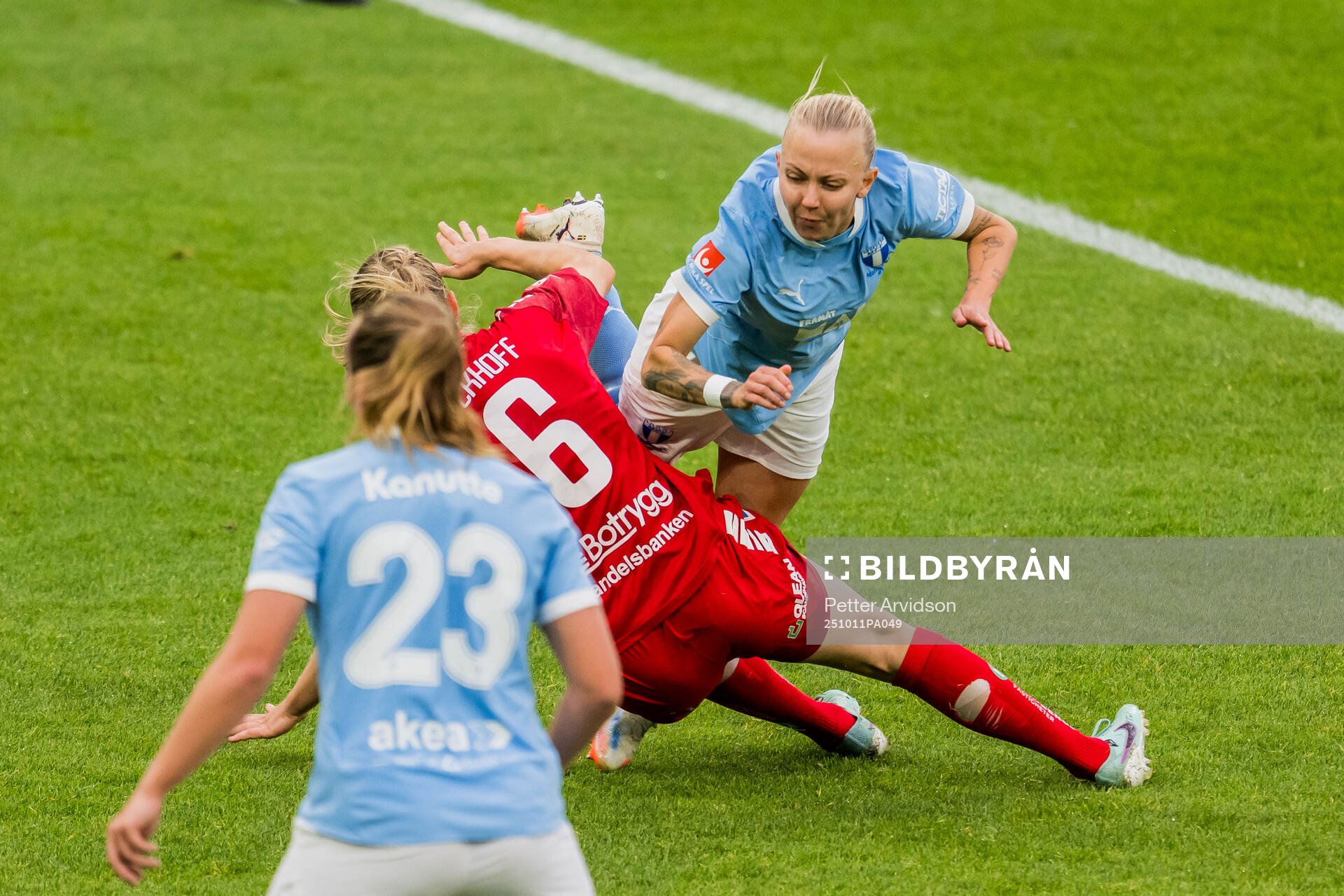 Linköpings Noor Eckhoff och Malmö FFs Nathalie Hoff