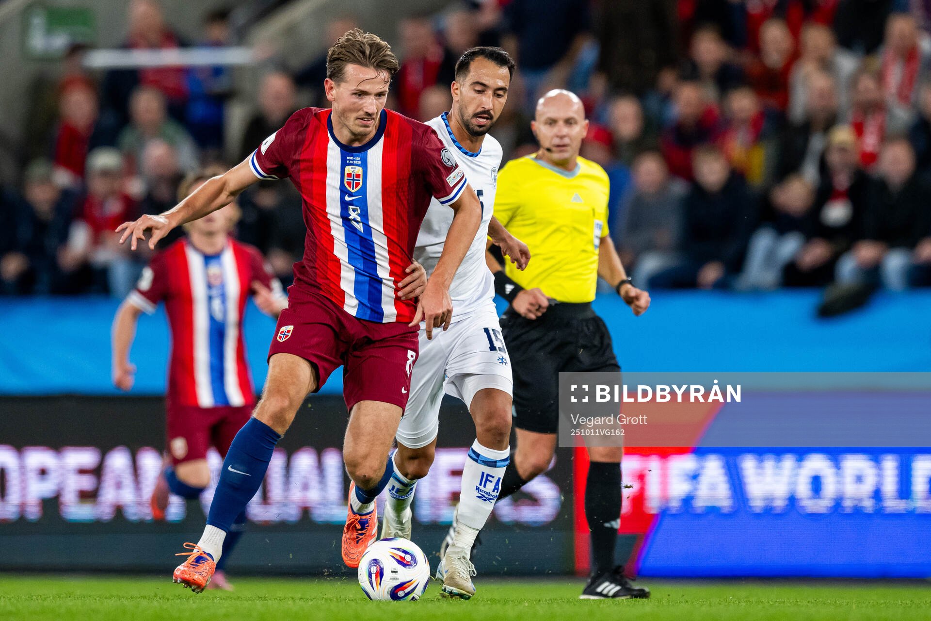 Sander Berge of Norway and Eliel Peretz of Israel