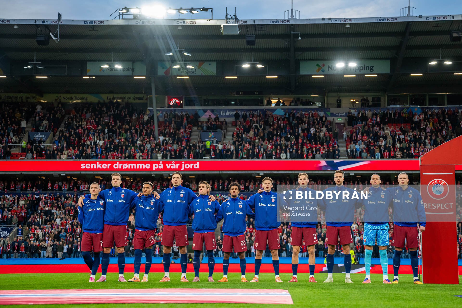 Players of Norway line up
