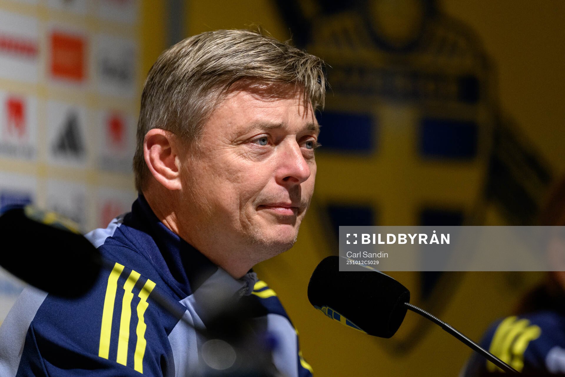 Head coach Jon Dahl Tomasson of the Swedish men's national
