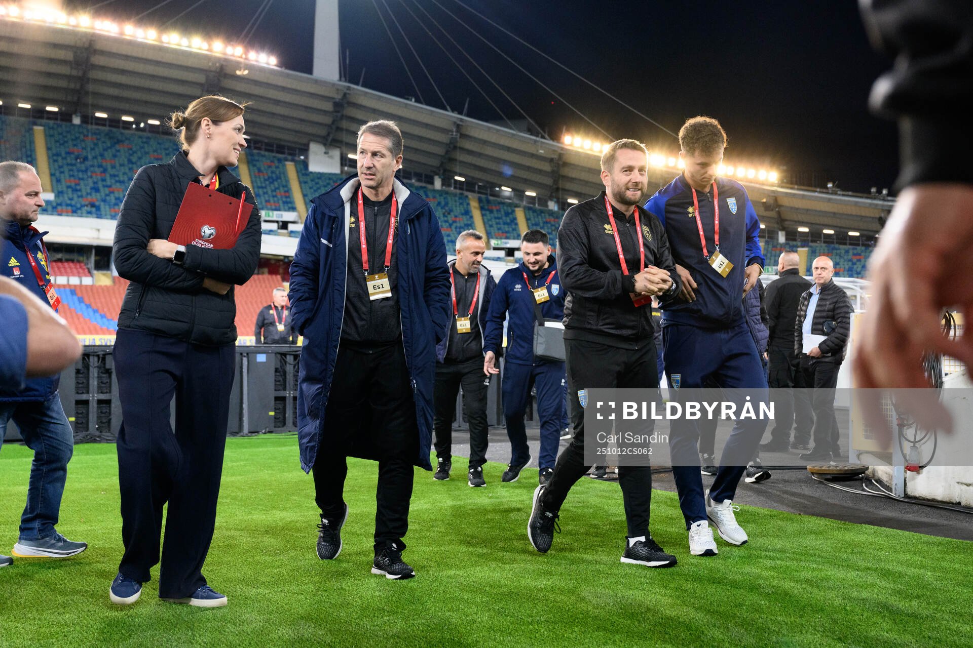 Head coach Franco Foda and Fisnik Asllani of Kosovo