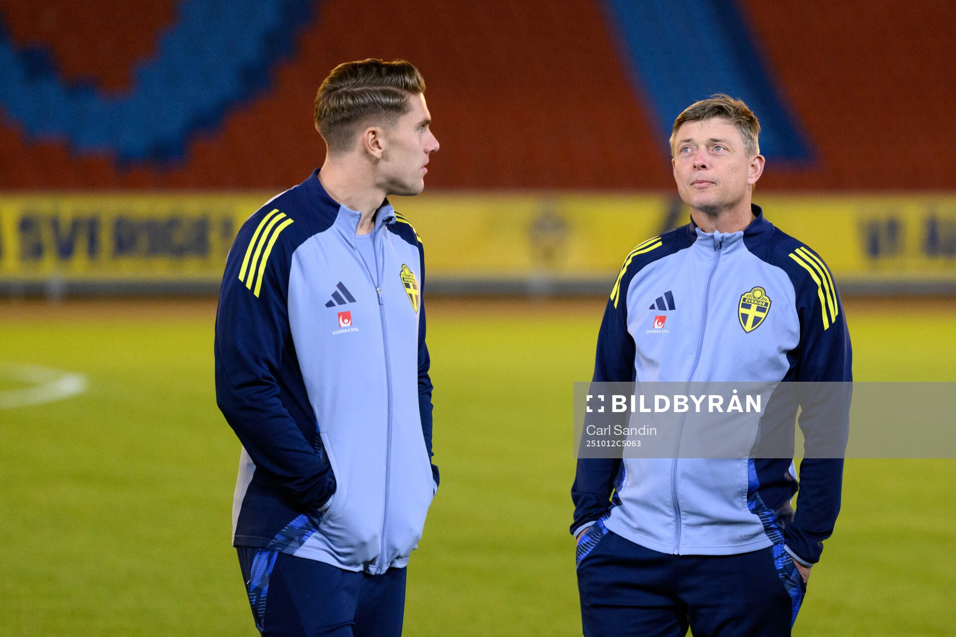 Viktor Gyökeres and head coach Jon Dahl Tomasson of the