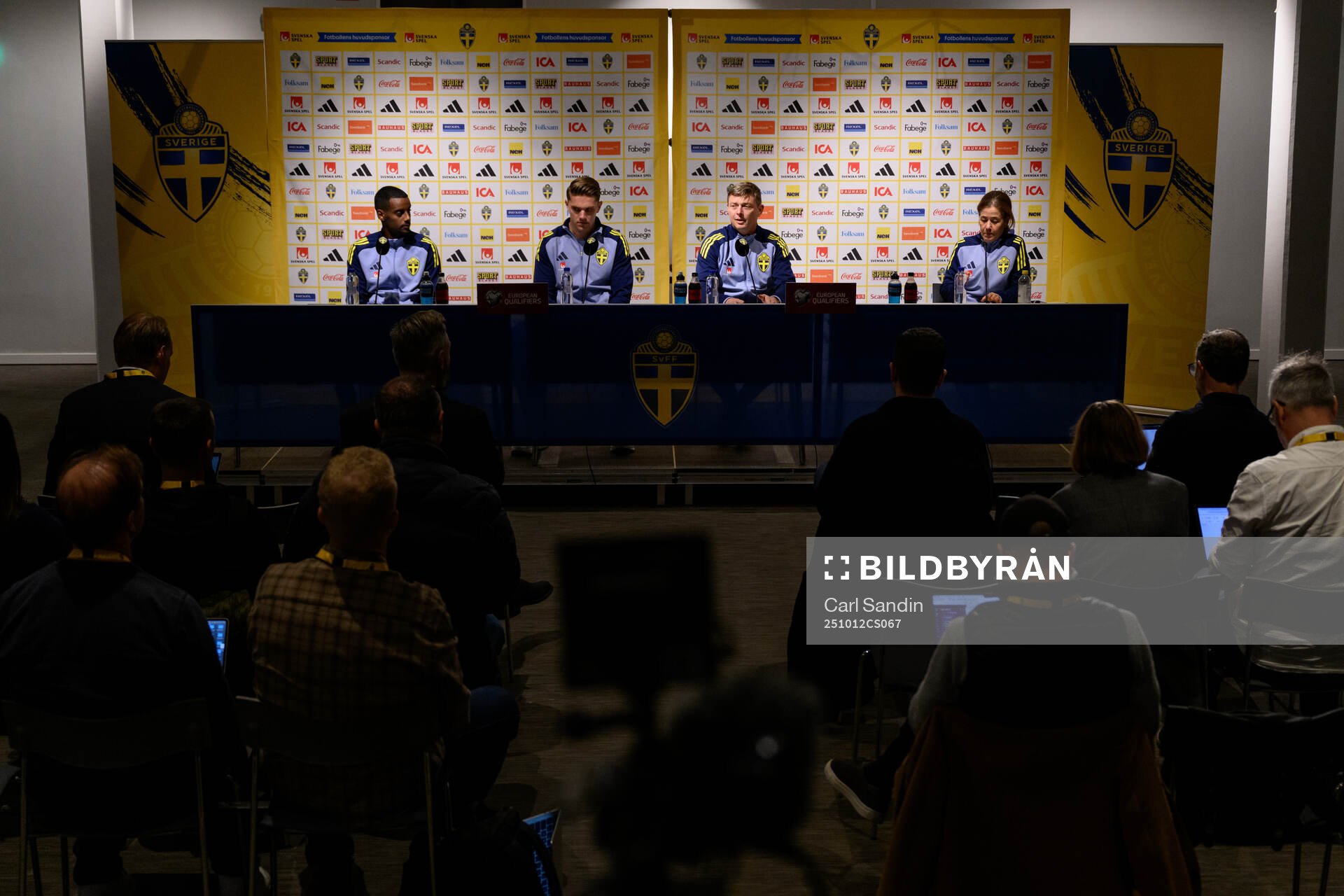 Alexander Isak, Viktor Gyökeres and head coach Jon Dahl
