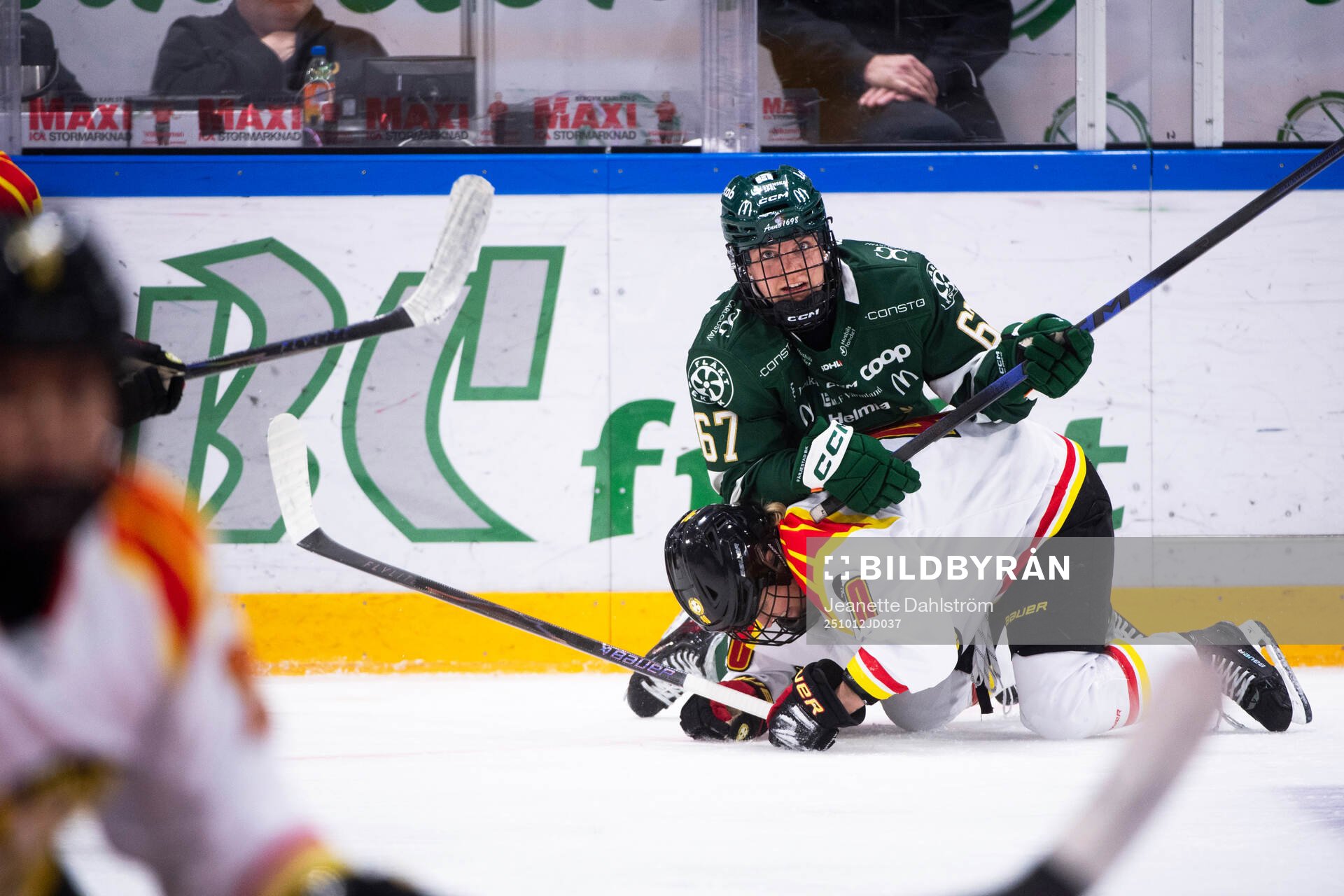 Färjestads Michelle Löwenhielm och Brynäs Noora Tulus