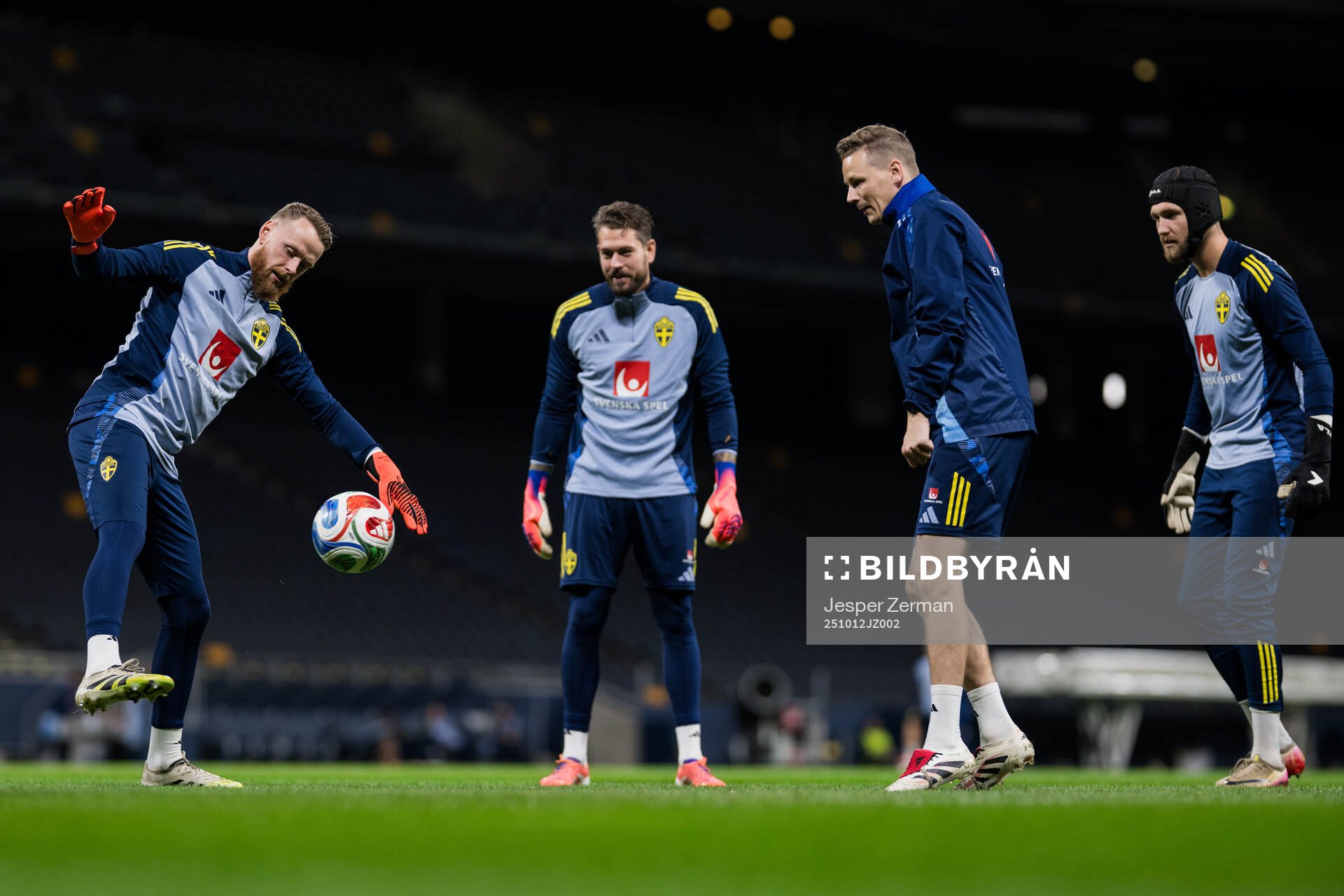 goalkeeper Viktor Johansson, goalkeeper Kristoffer