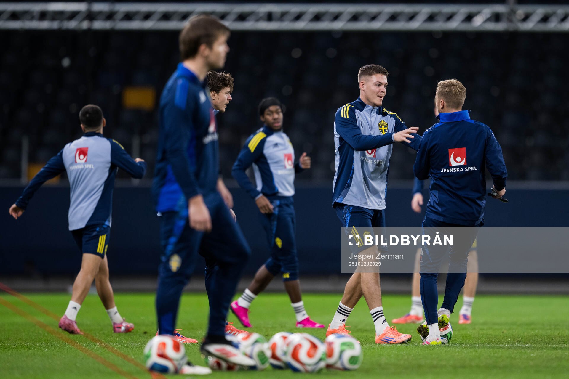 Emil Holm and Assistant coach Sebastian Larsson of the