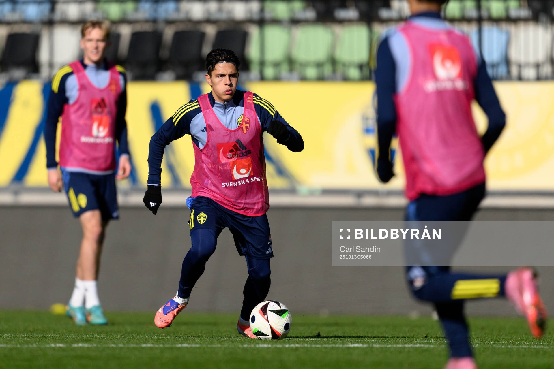 Matteo Perez Vinlöf of the Swedish under-21 national