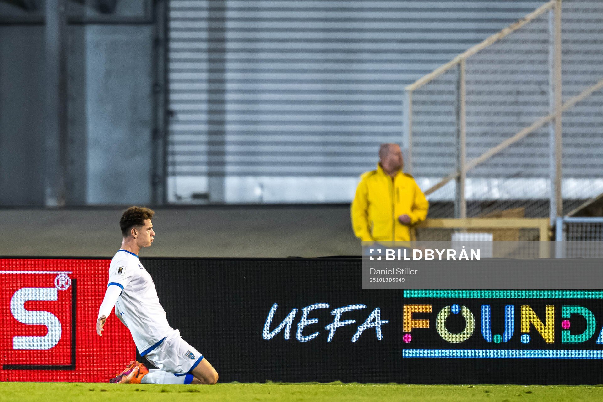Fisnik Asllani of Kosovo celebrates the 0-1 goal