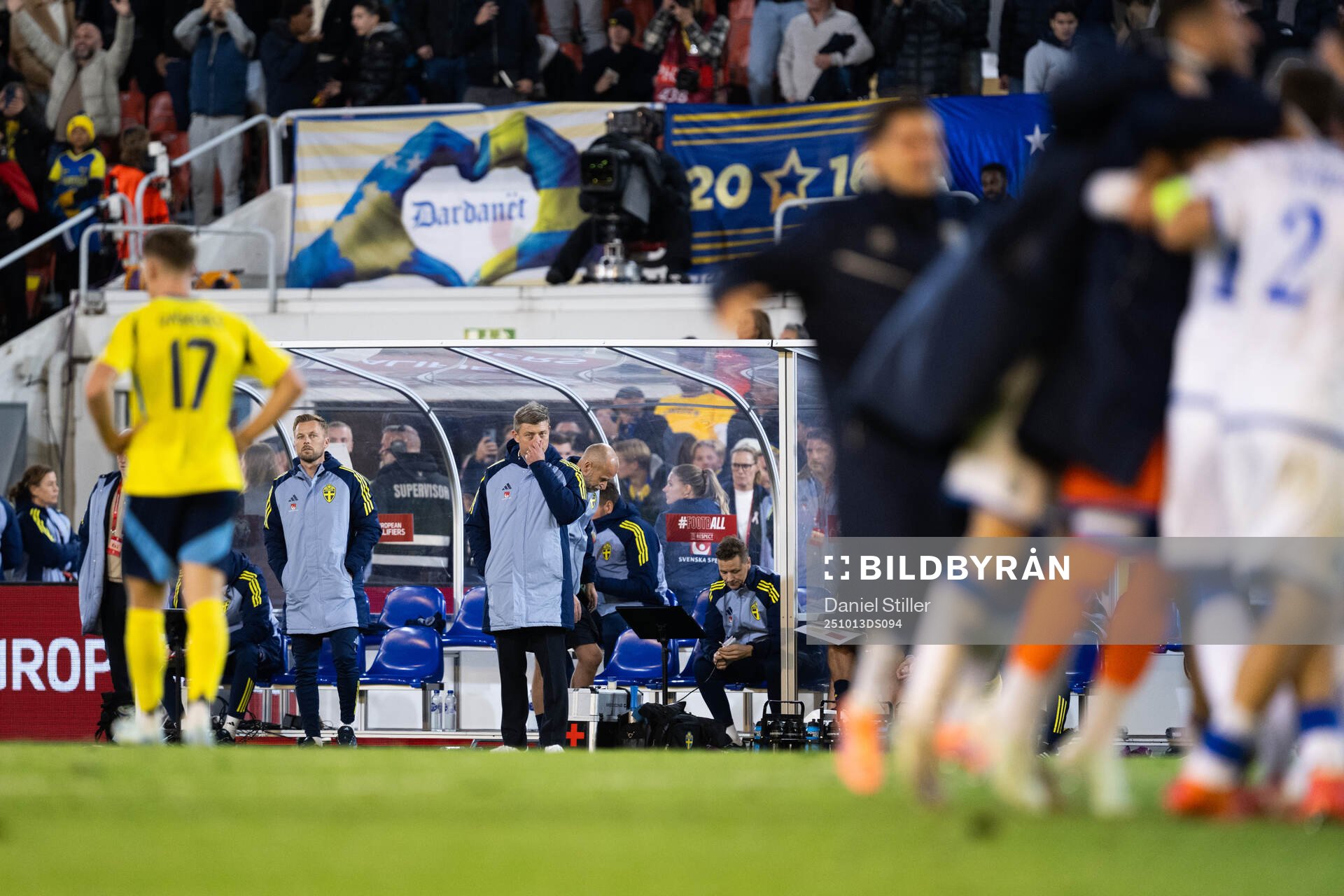 Head coach Jon Dahl Tomasson of Sweden looks dejected