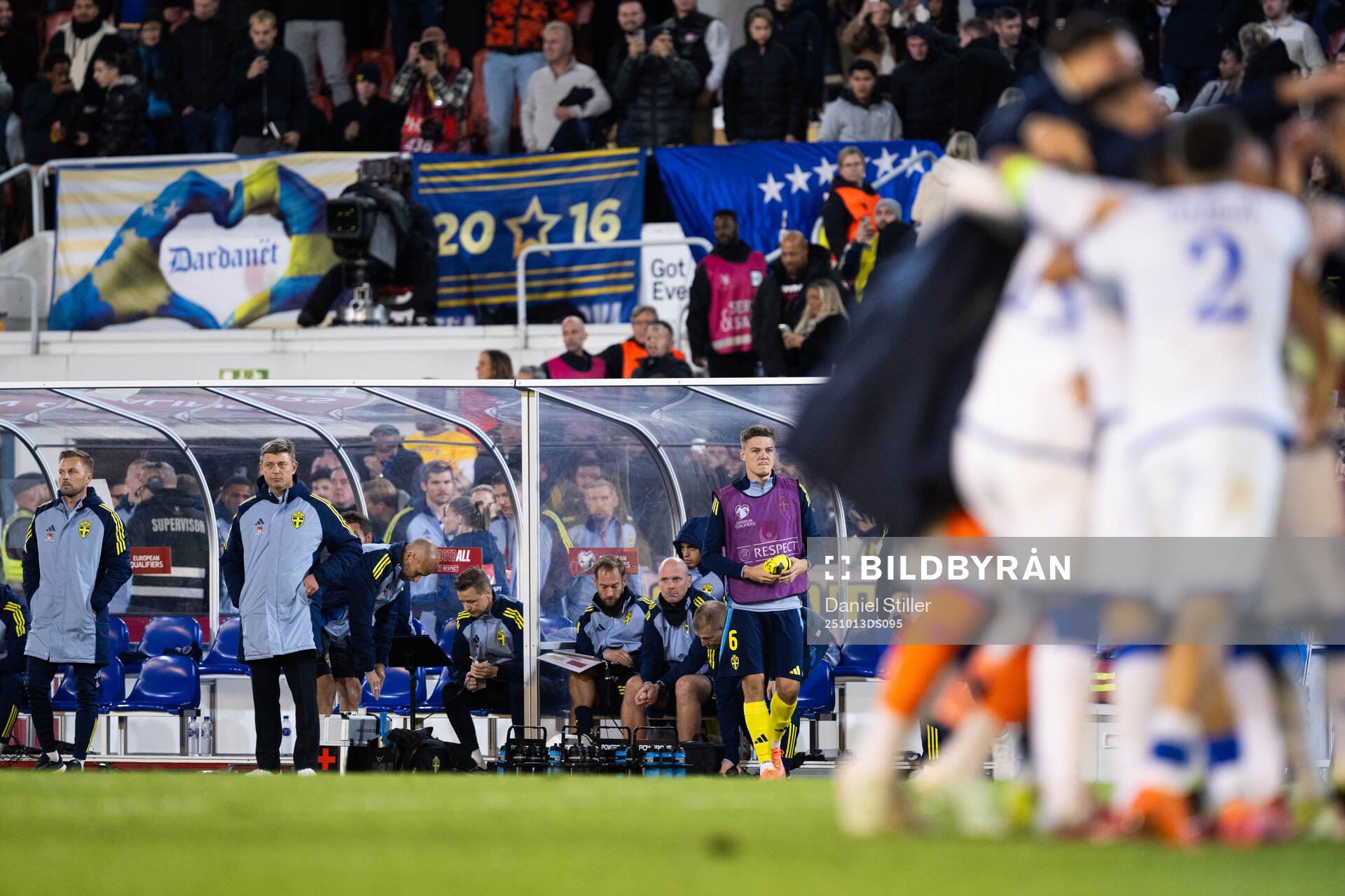 Head coach Jon Dahl Tomasson of Sweden looks dejected