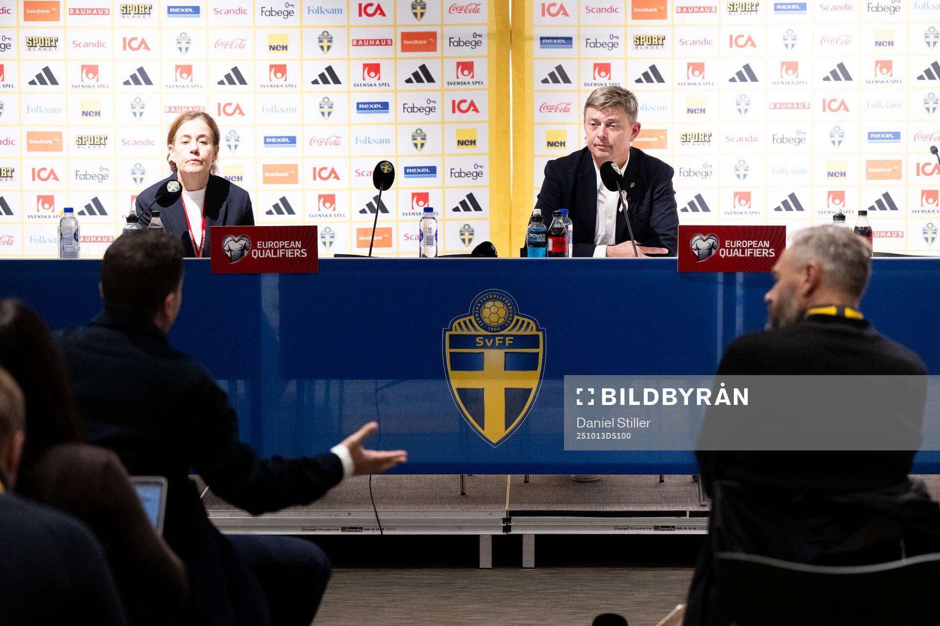 Head coach Jon Dahl Tomasson of Sweden