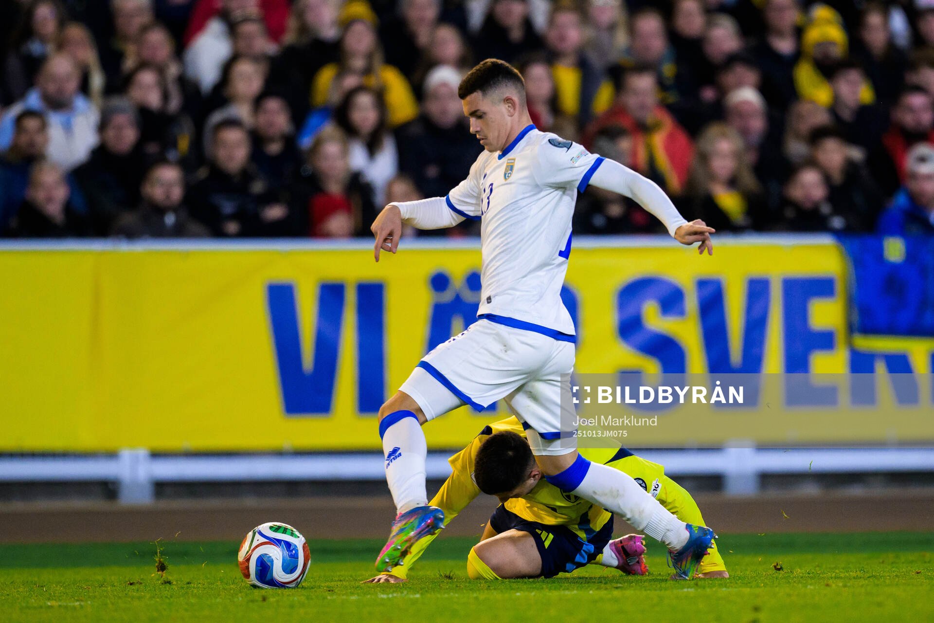 Dion Gallapeni of Kosovo and Roony Bardghji of Sweden