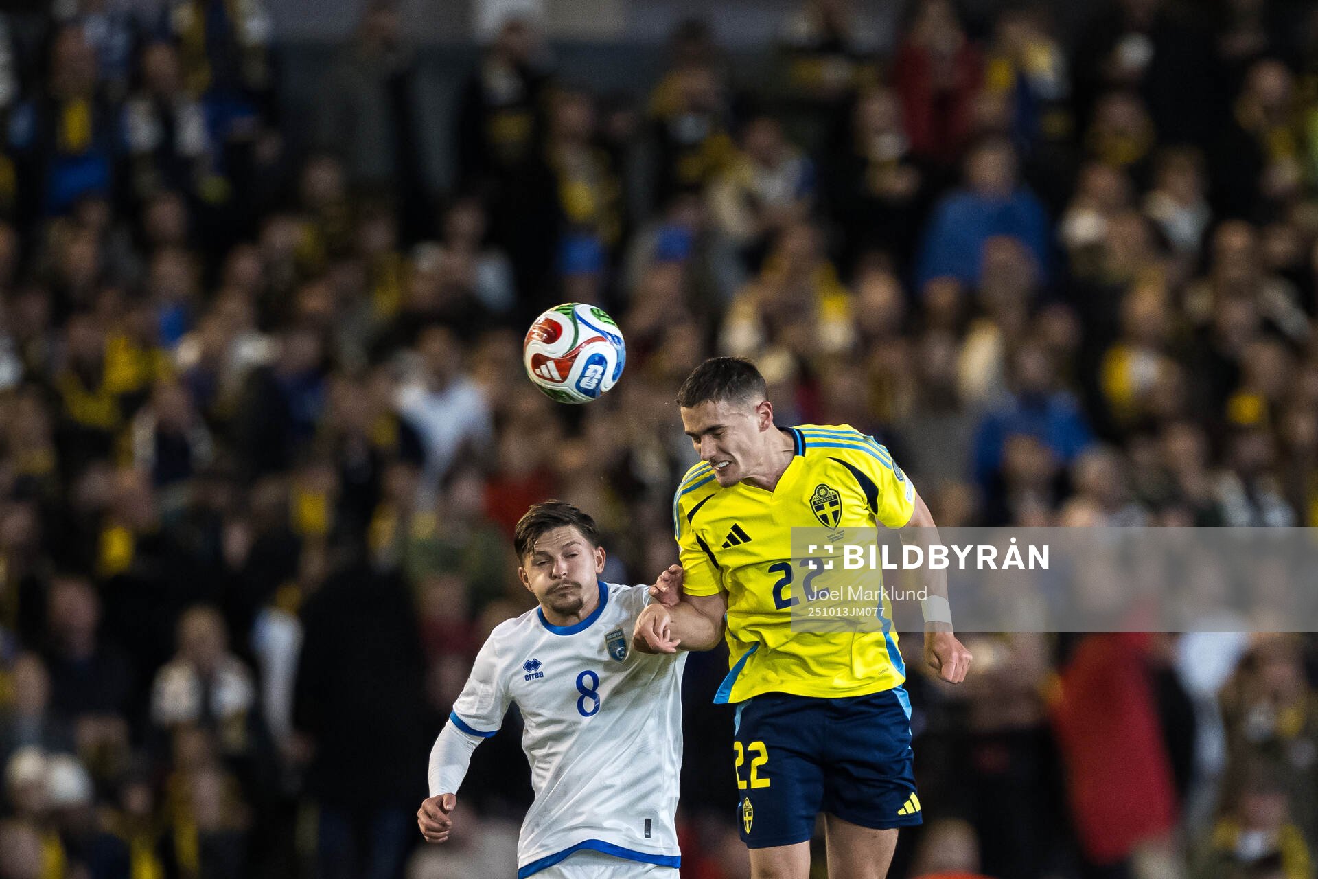 Florent Muslija of Kosovo and Gustaf Lagerbielke of Sweden