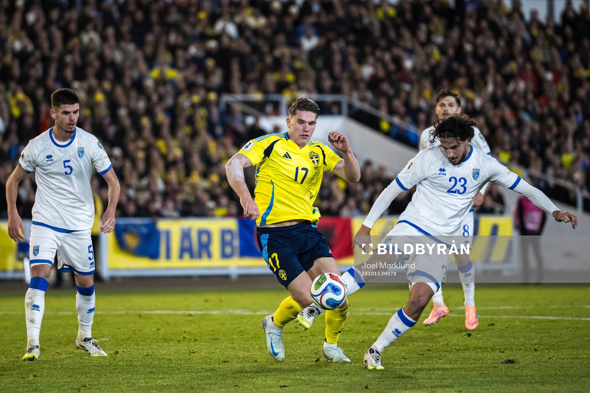Viktor Gyökeres of Sweden and Leon Avdullahu of Kosovo
