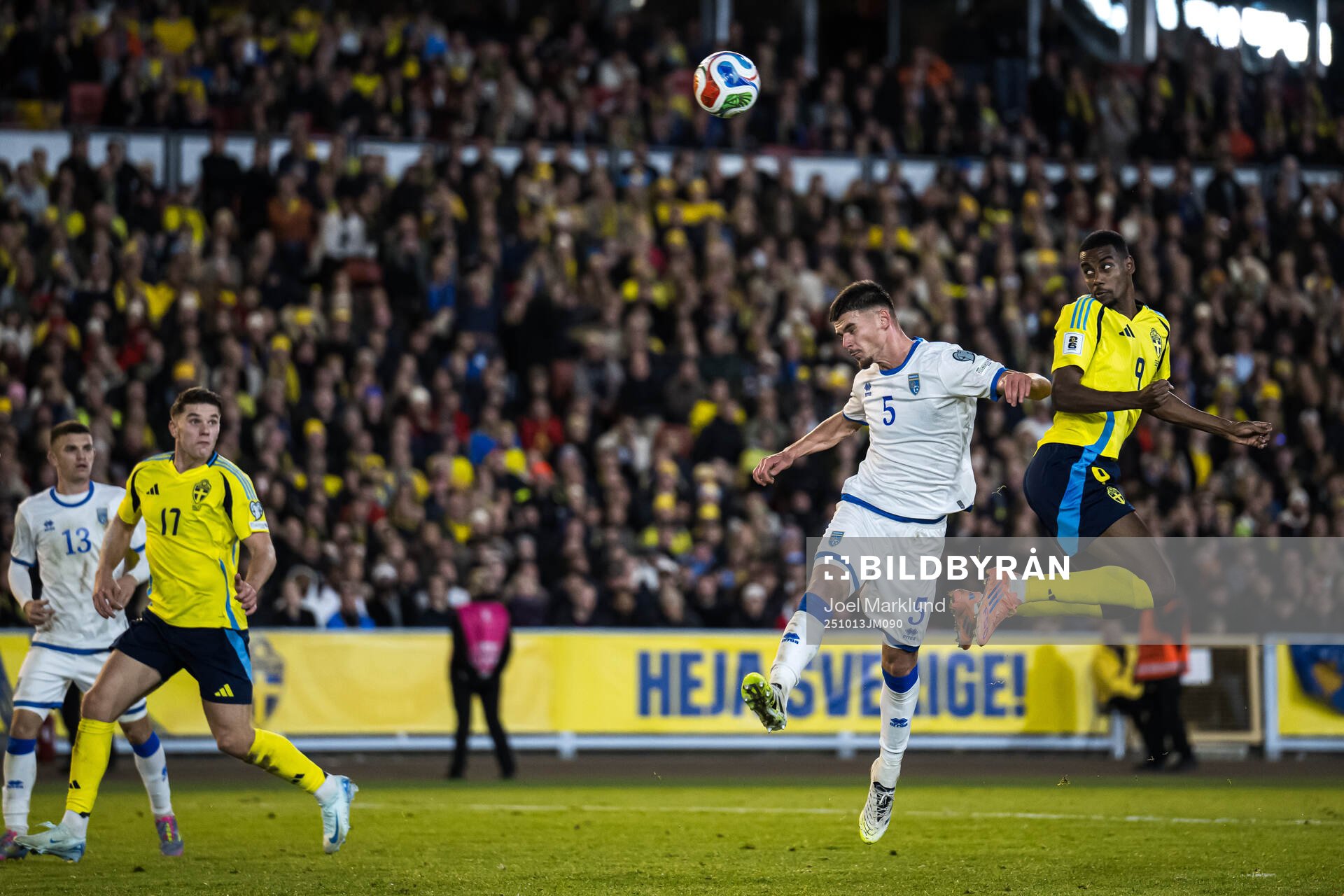 Albian Hajdari of Kosovo and Alexander Isak of Sweden