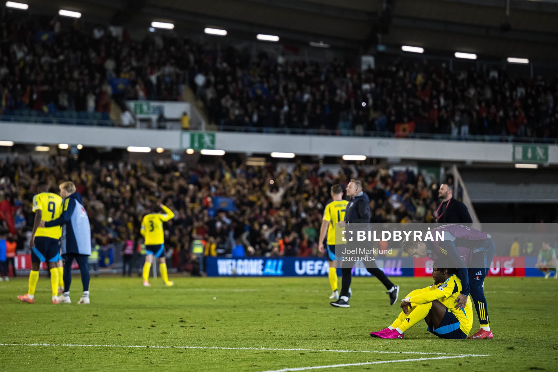 Anthony Elanga of Sweden looks dejected