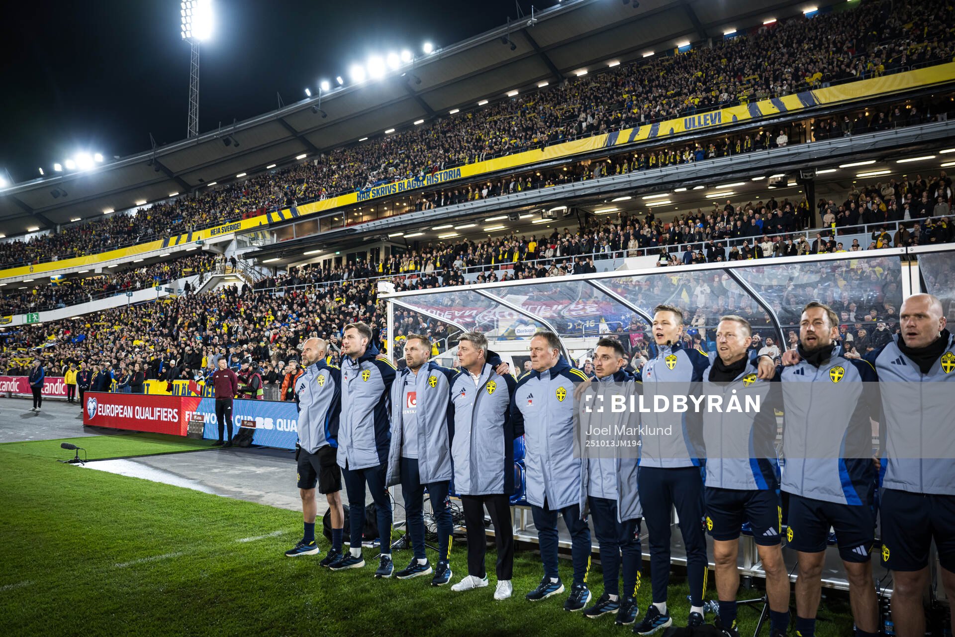 Assistant coach Sebastian Larsson, head coach Jon Dahl