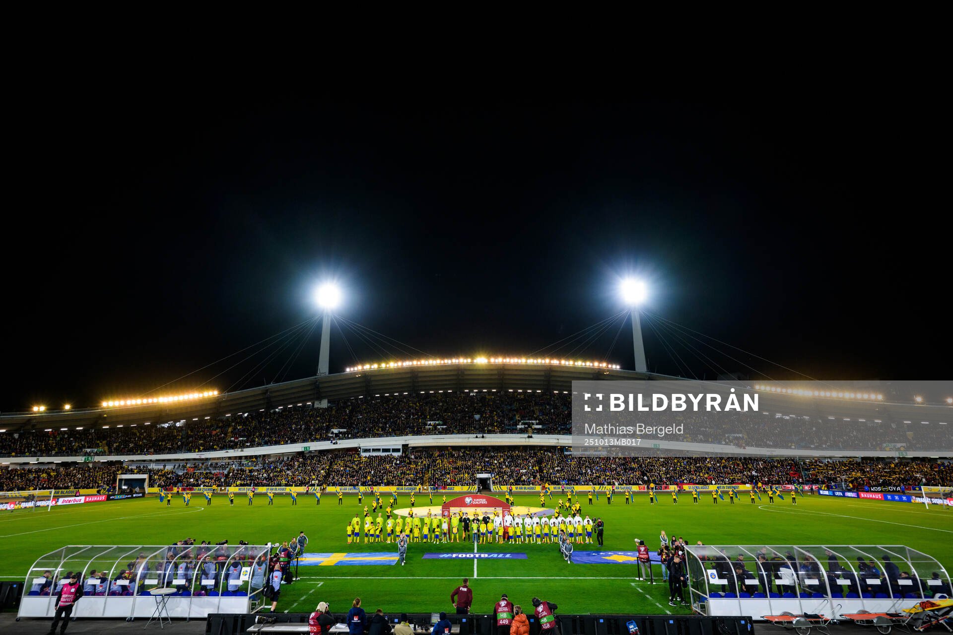 Lineup of Sweden and of Kosovo