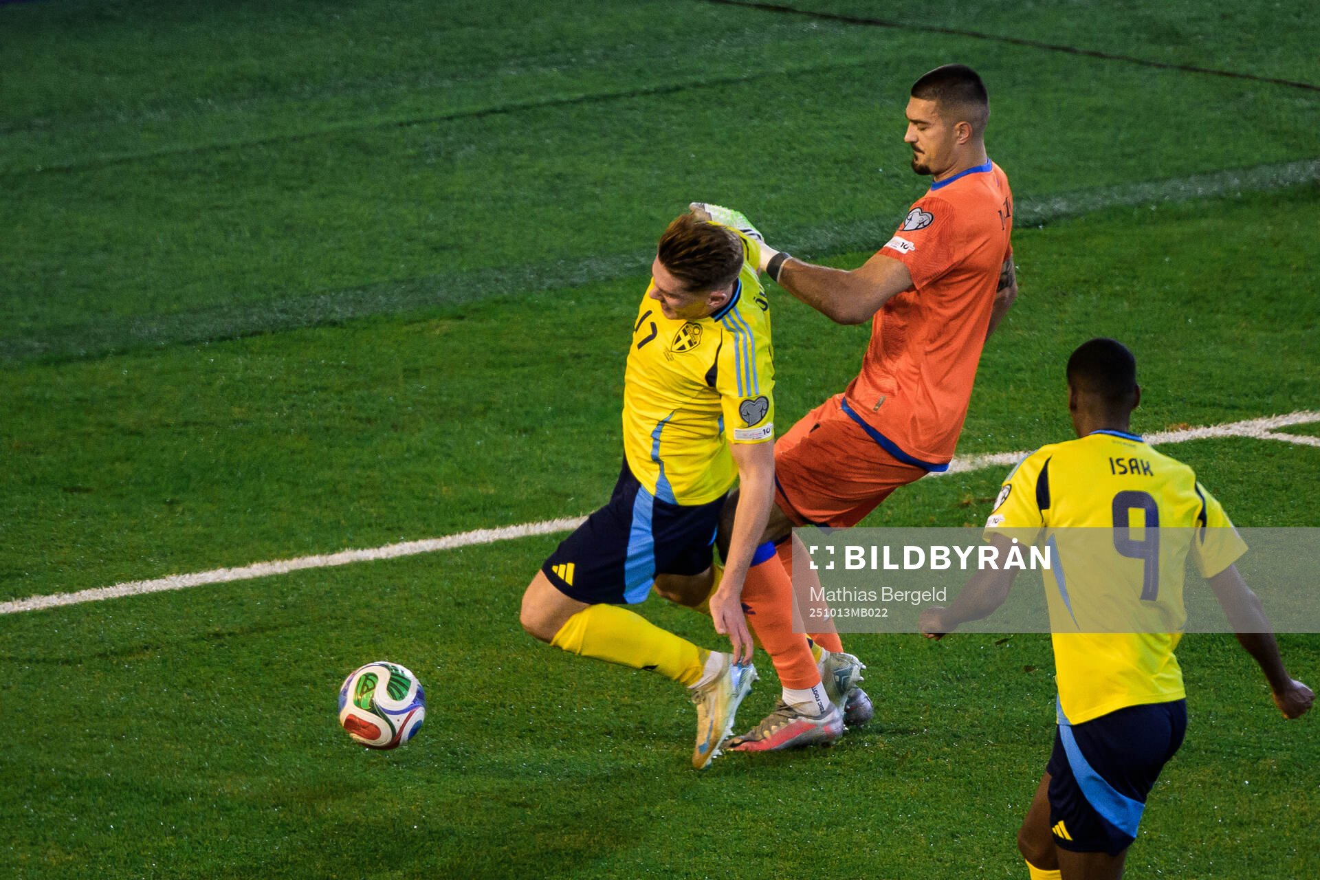 Viktor Gyökeres of Sweden and goalkeeper Arijanet Muric of