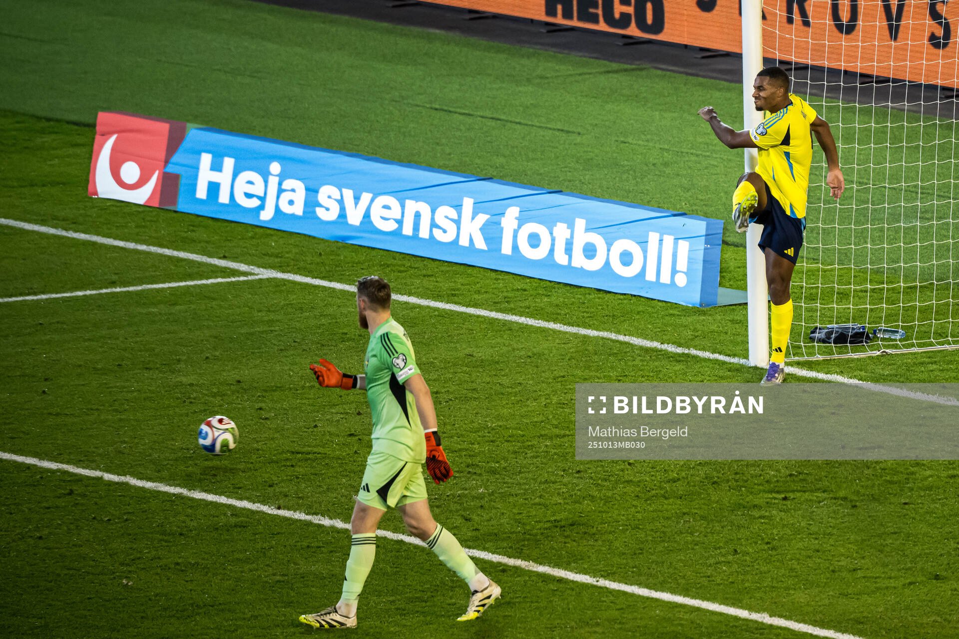 Goalkeeper Viktor Johansson and Isak Hien of Sweden look